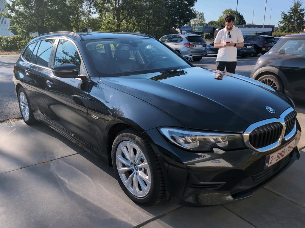 BMW 3 Series Touring 330e - Hybrid - Automatic - 184 hp - 140.052 km