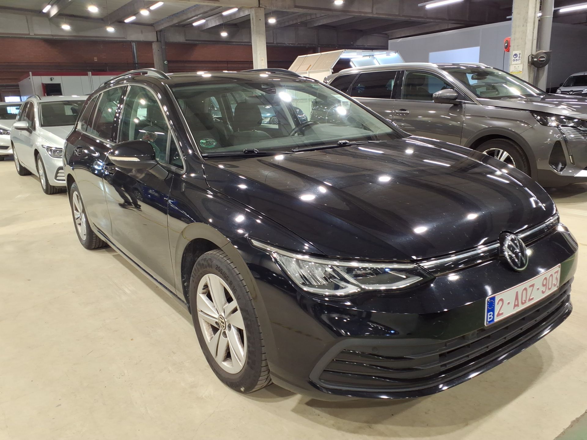 Volkswagen Golf Variant 2.0 TDI Life - Diesel - Manual - 116 hp - 121.416 km