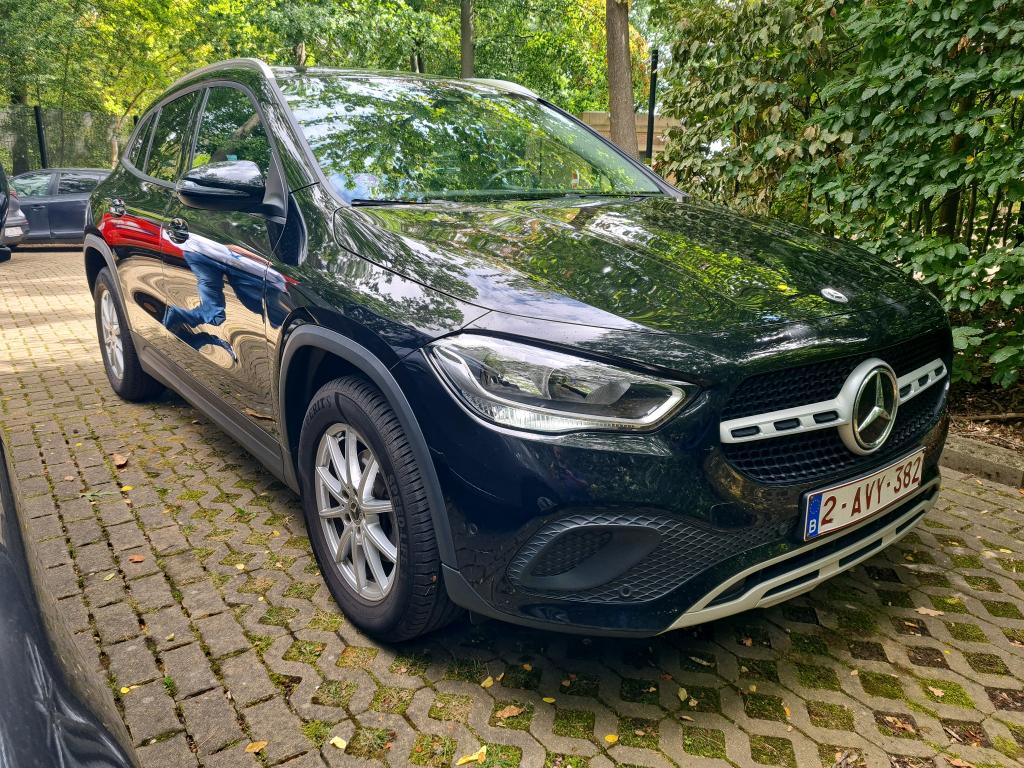 Mercedes-Benz GLA 180 Business Solution - Petrol - Automatic - 136 hp - 136.650 km