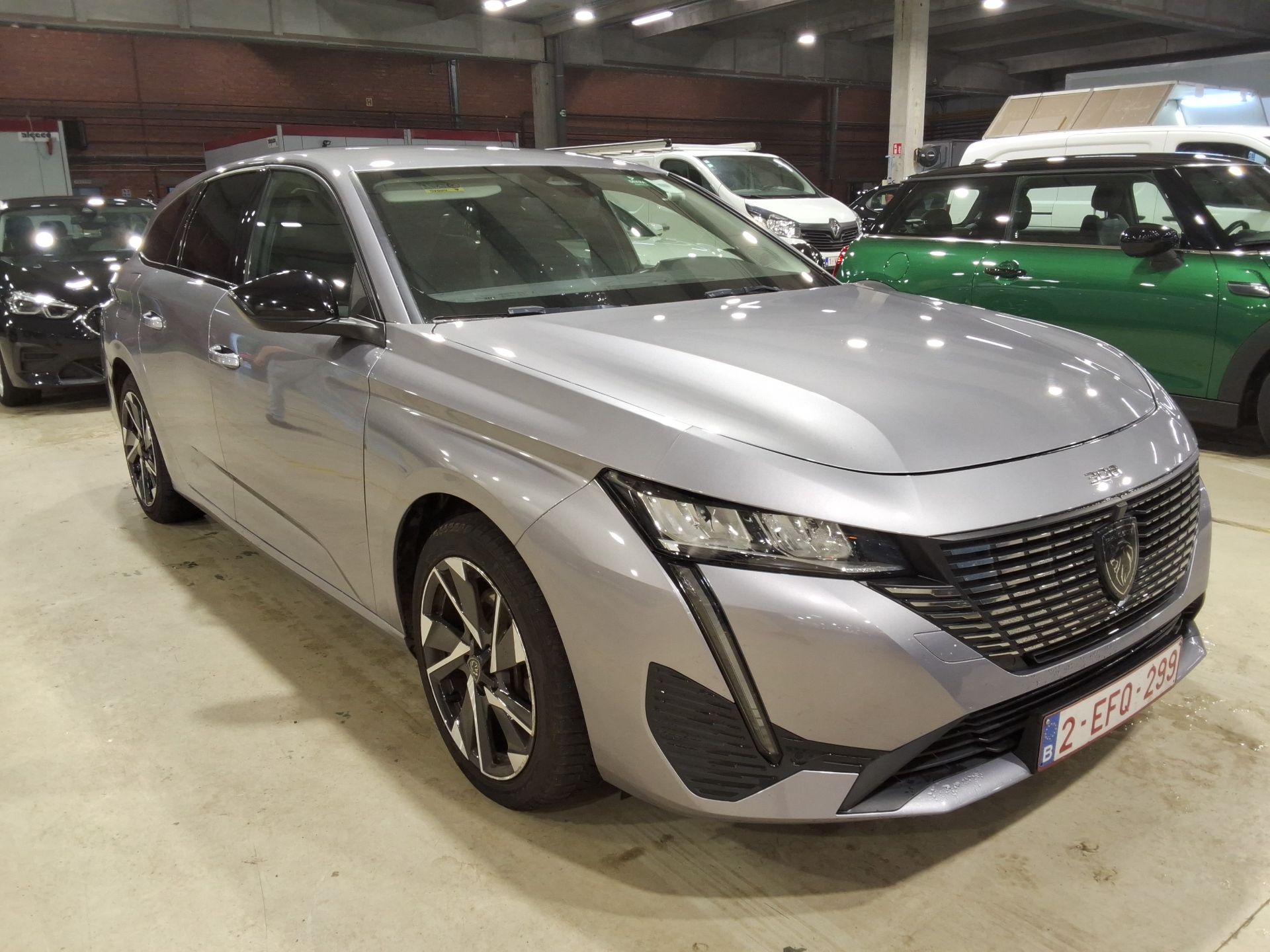 Peugeot 308 SW 1.2i Allure Pack - Petrol - Automatic - 131 hp - 67.757 km