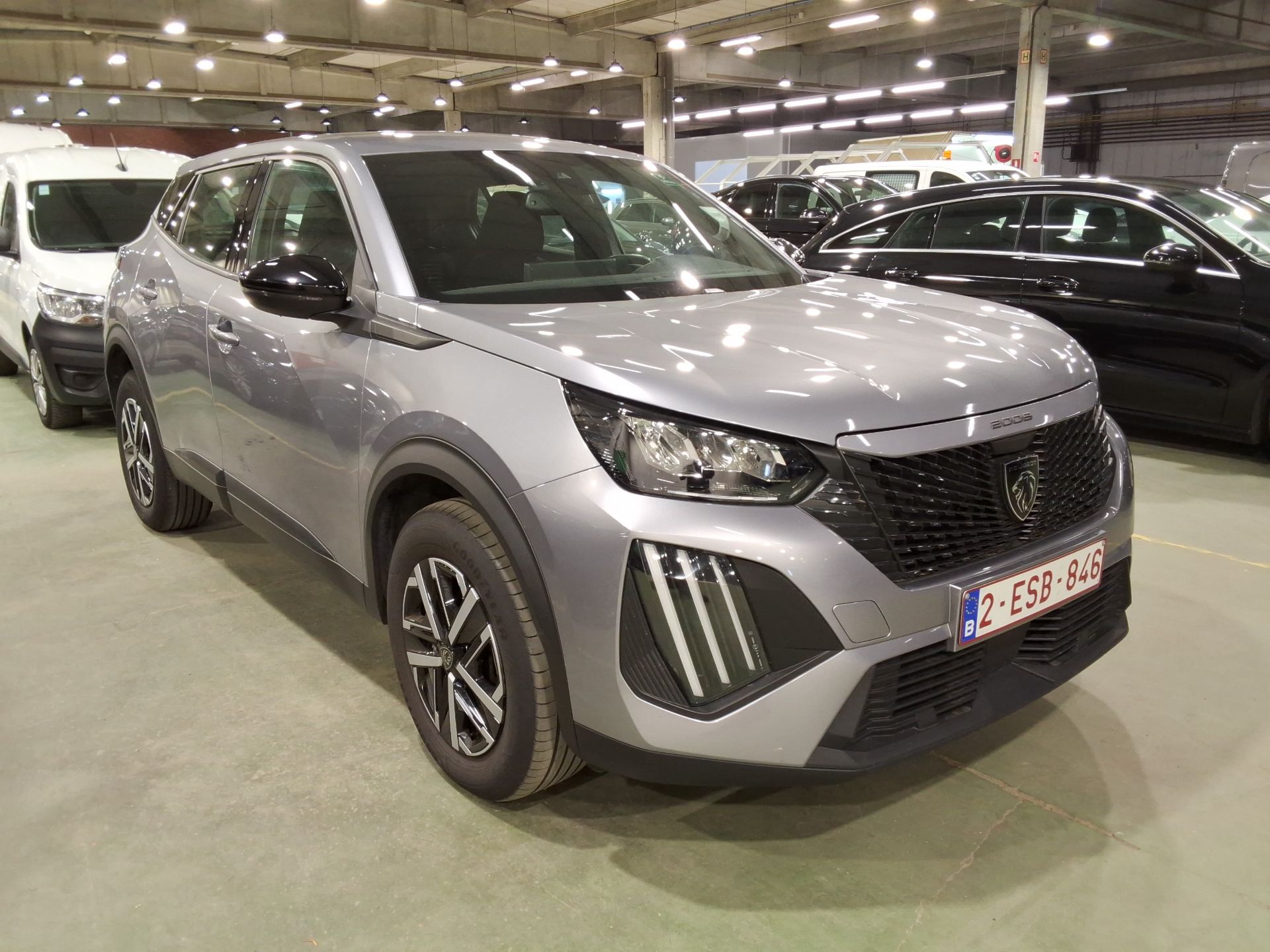 Peugeot 2008 1.2i Active - Petrol - Manual - 100 hp - 57.336 km