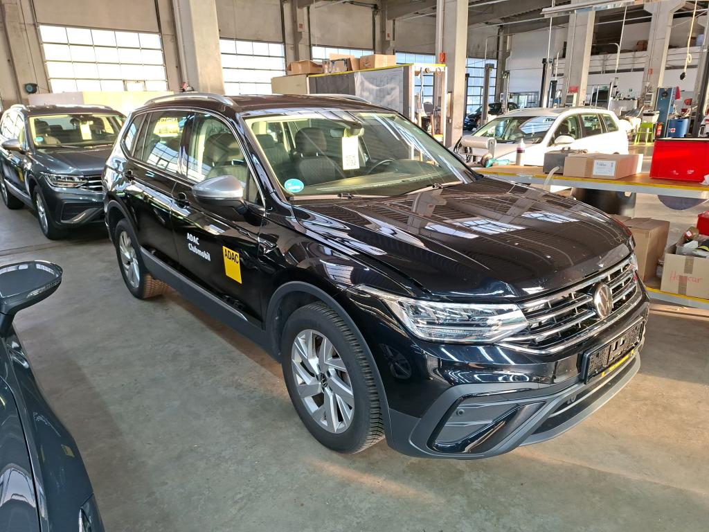 Volkswagen Tiguan Allspace 1.5 TSI Life - Petrol - Automatic - 150 hp - 25.203 km