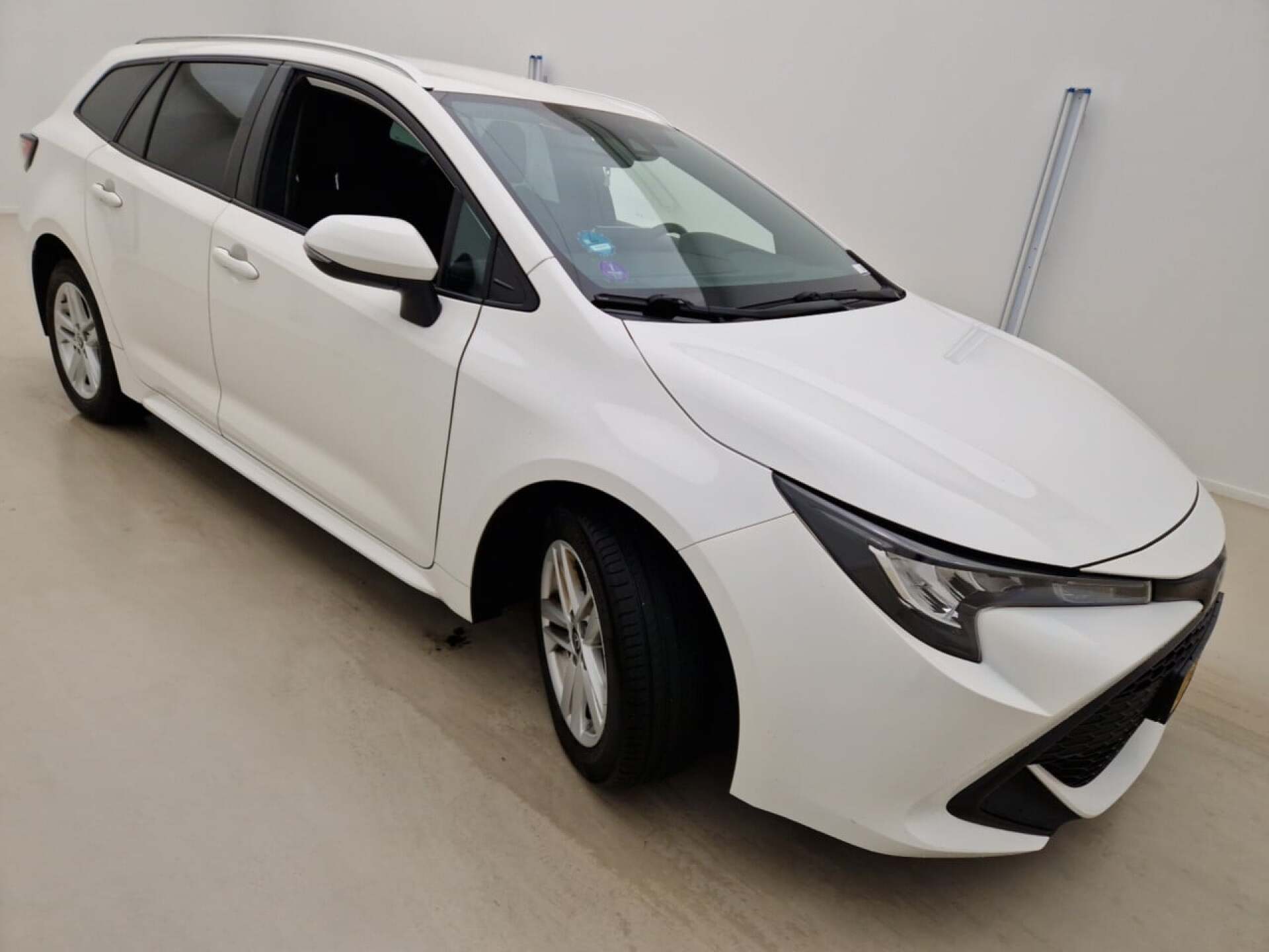 Toyota Corolla Touring Sports 1.8 Active - Hybrid - Automatic - 98 hp - 170.800 km