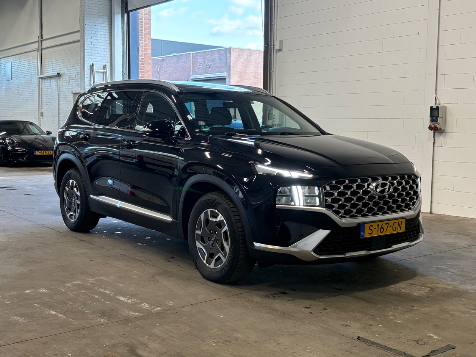 Hyundai Santa Fe 1.6 GDi Comfort - Petrol - Automatic - 180 hp - 167.465 km