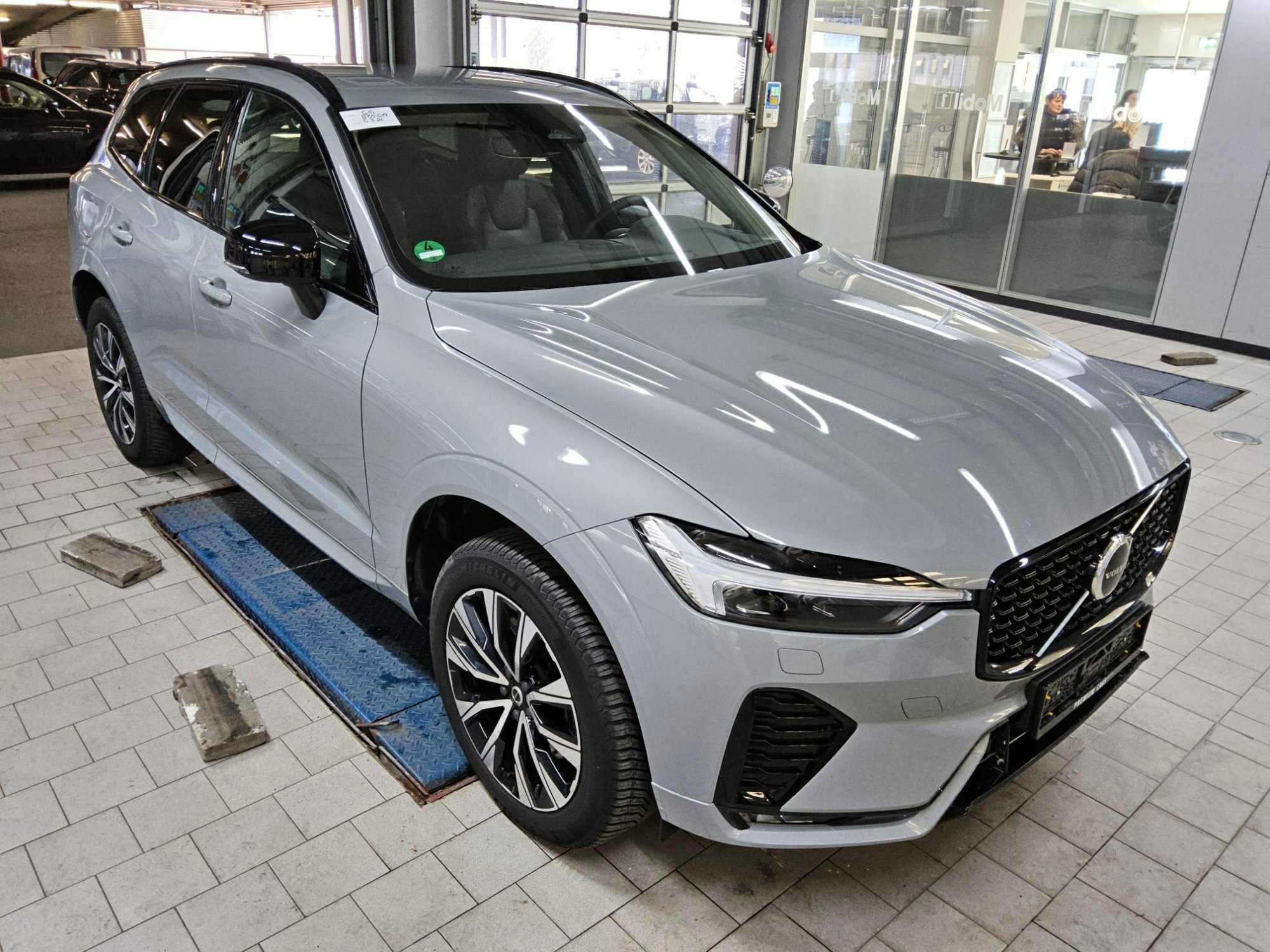 Volvo XC60 B4 Plus Dark - Diesel - Automatic - 197 hp - 46.560 km
