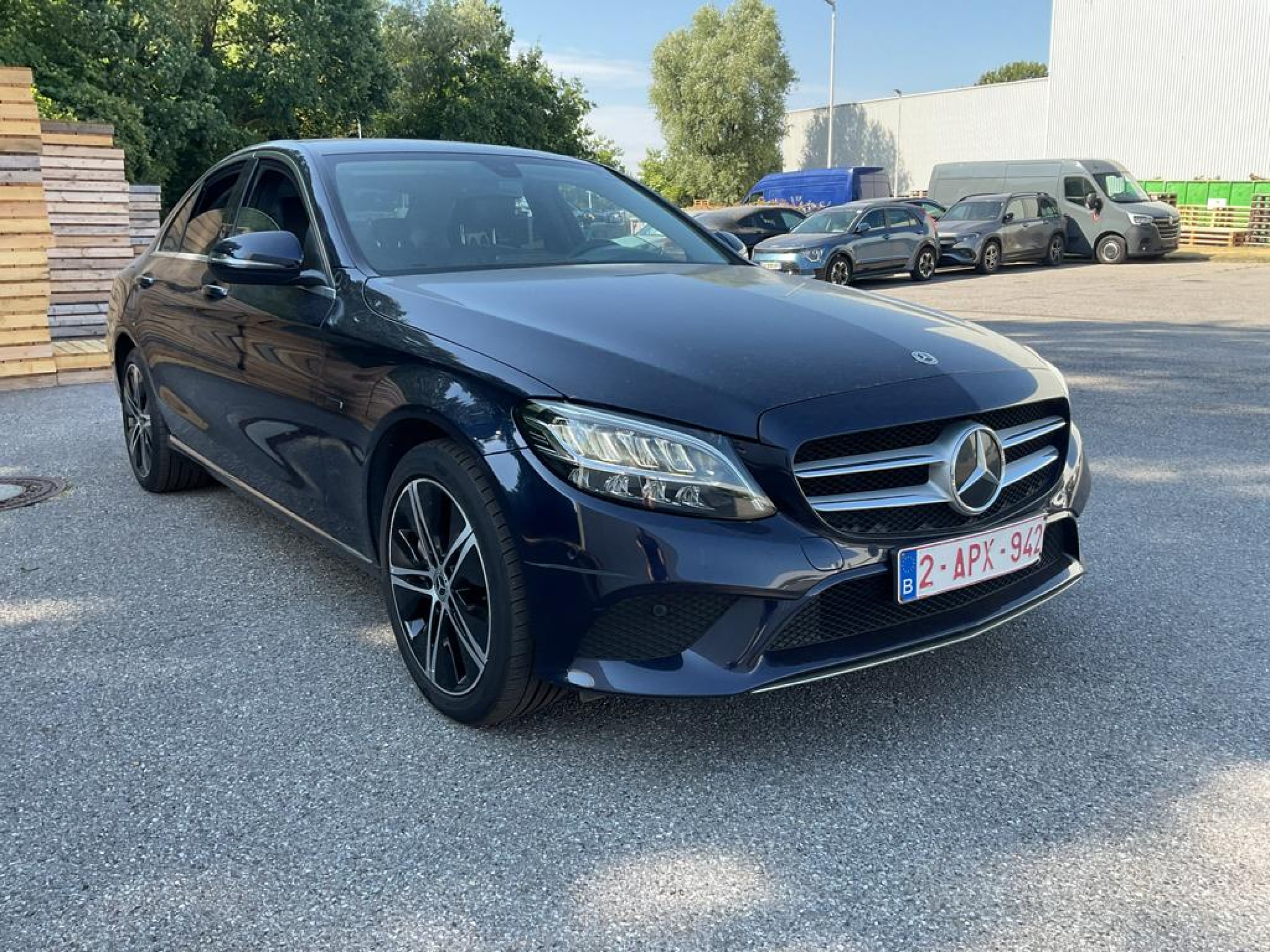 Mercedes-Benz C 300e Avantgarde - Hybrid - Automatic - 211 hp - 113.661 km
