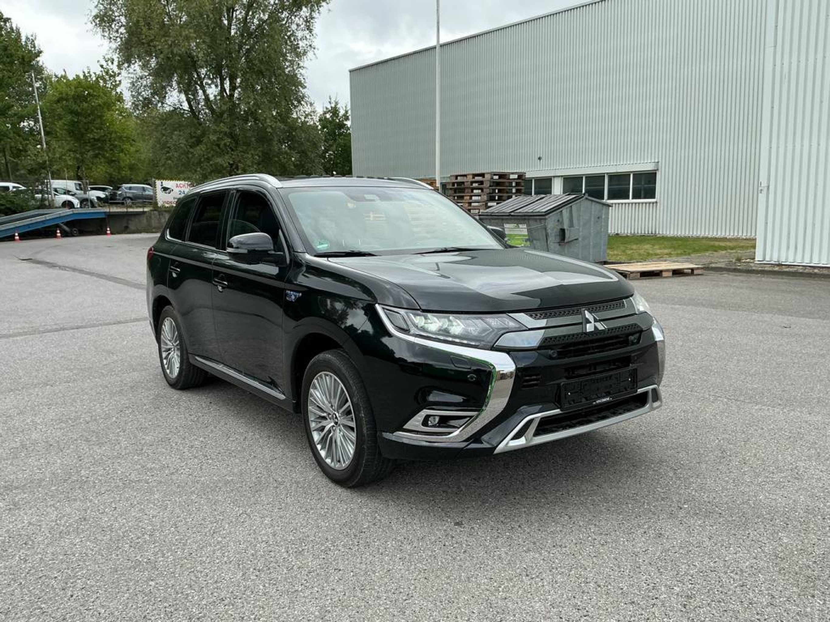 Mitsubishi Outlander 2.4 Spirit - AWD - Hybrid - Automatic - 135 hp - 66.002 km
