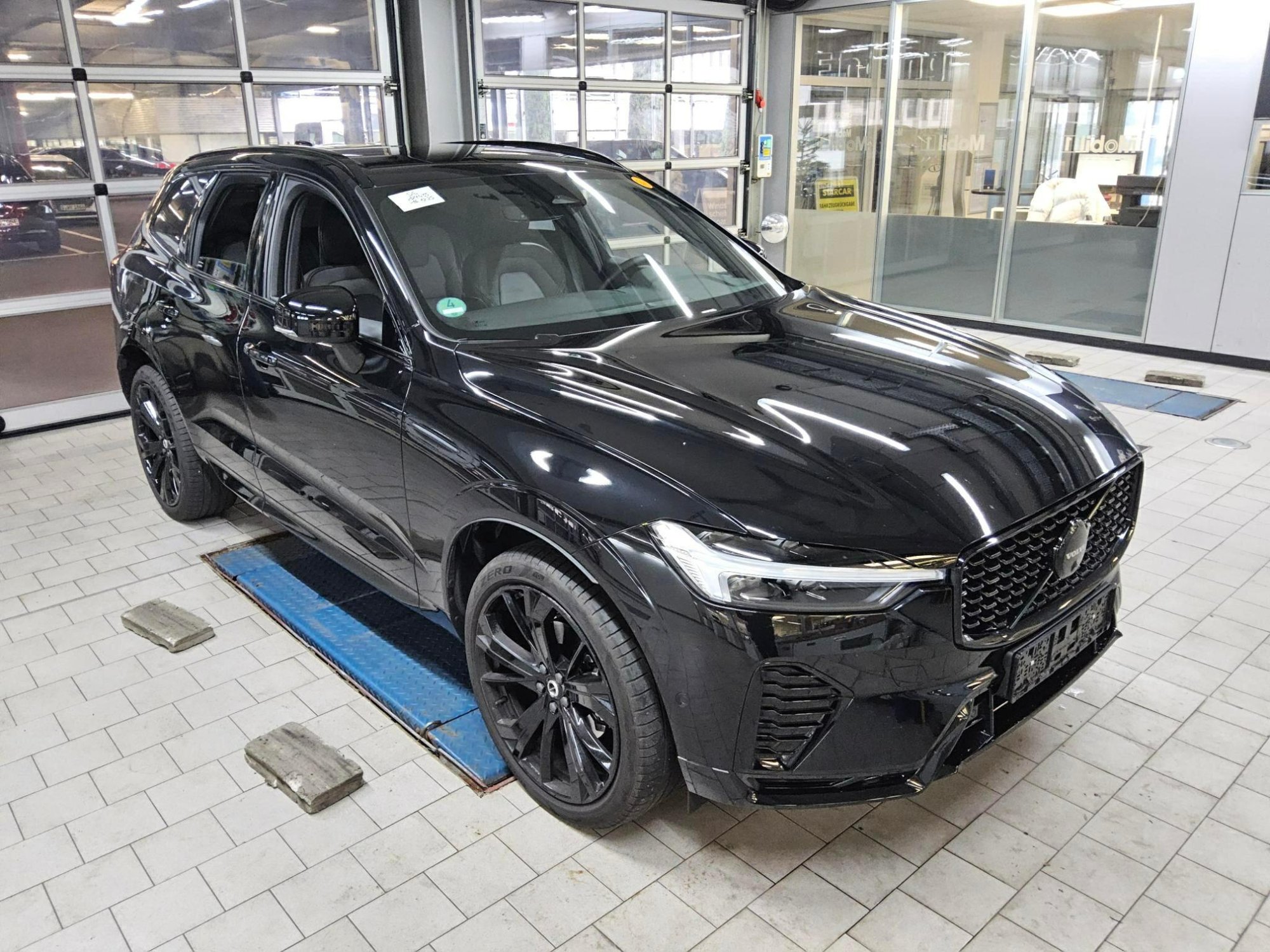Volvo XC60 B5 Plus - AWD - Petrol - Automatic - 250 hp - 17.851 km