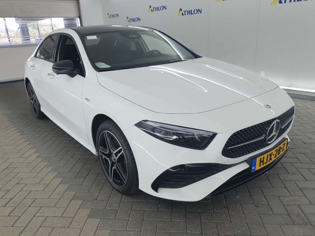 Mercedes-Benz A 250e Business Solution AMG - Hybrid - Automatic - 163 hp - 12.680 km