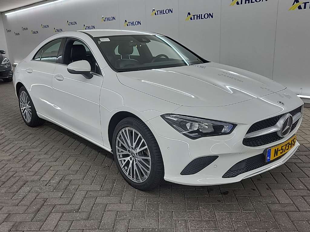 Mercedes-Benz CLA 250e Luxury - Hybrid - Automatic - 160 hp - 141.711 km
