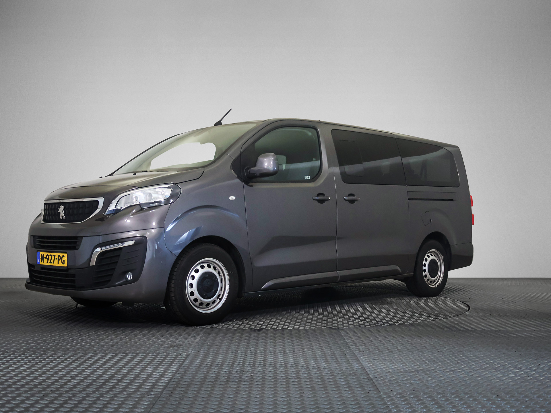 Peugeot Expert 2.0 HDI - Diesel - Automatic - 122 hp - 180.691 km
