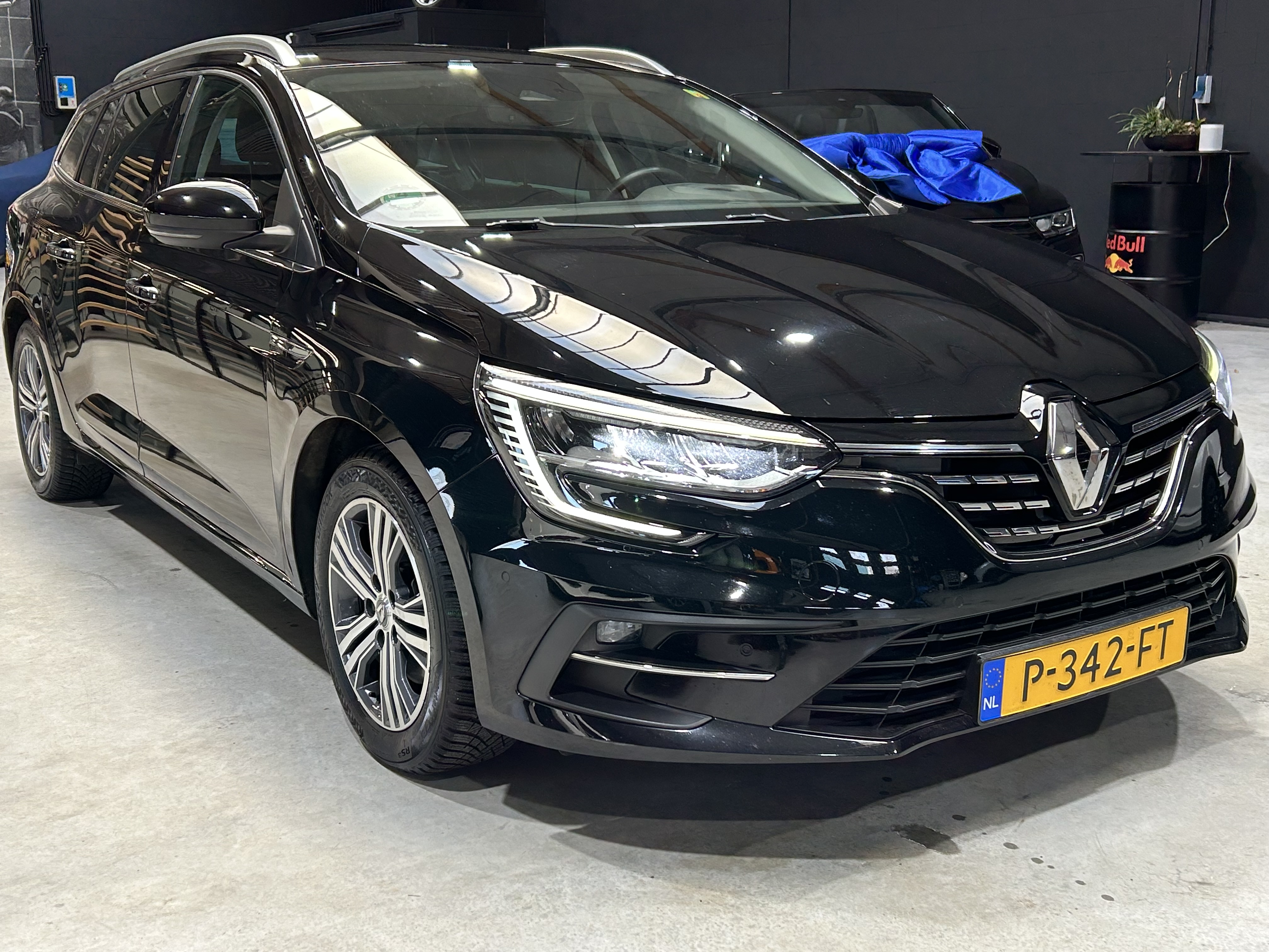 Renault Megane Grandtour 1.6 Zen - Hybrid - Automatic - 158 hp - 135.761 km