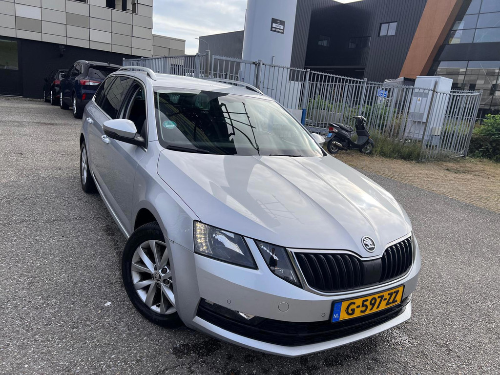 Skoda Octavia Combi 1.5 TSI Sport Business - Petrol - Automatic - 150 hp - 199.687 km