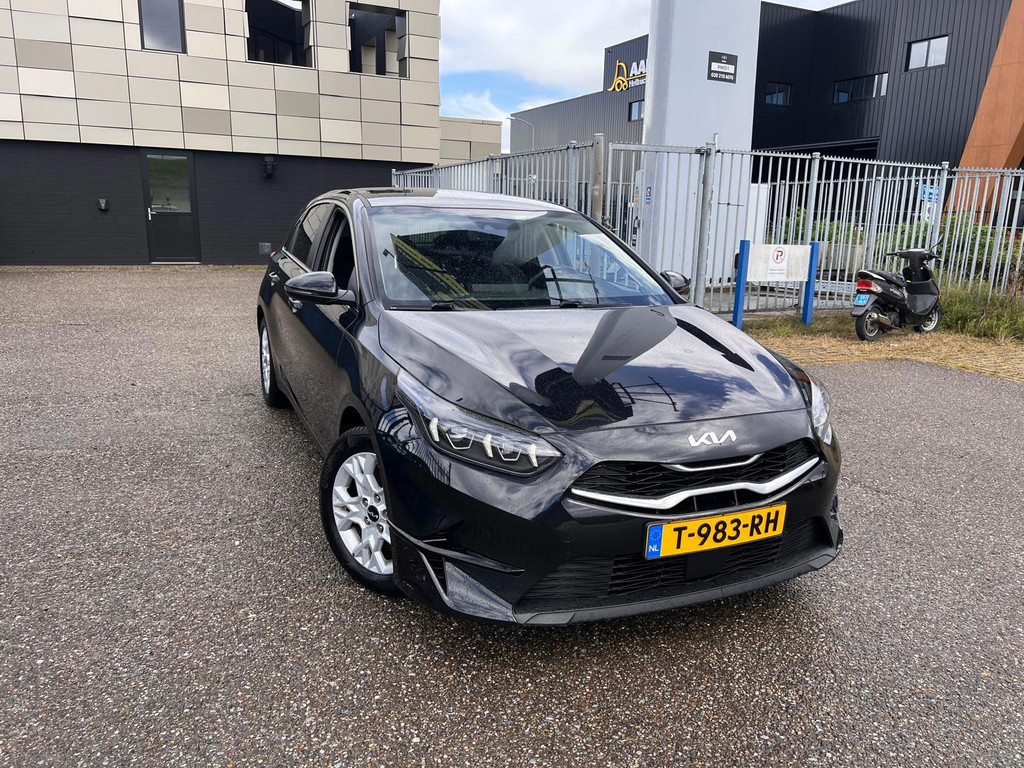Kia Ceed 1.0 T-GDI DynamicPlusLine - Petrol - Manual - 120 hp - 72.213 km
