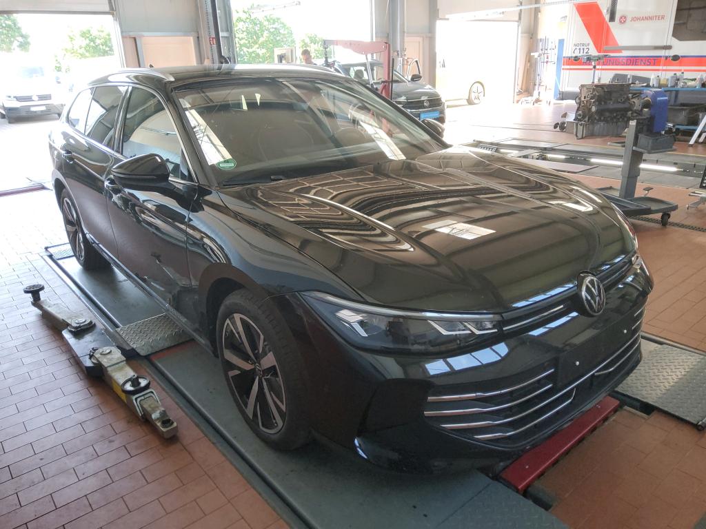 Volkswagen Passat Variant 1.5 TSI Business - Petrol - Automatic - 150 hp - 11.259 km