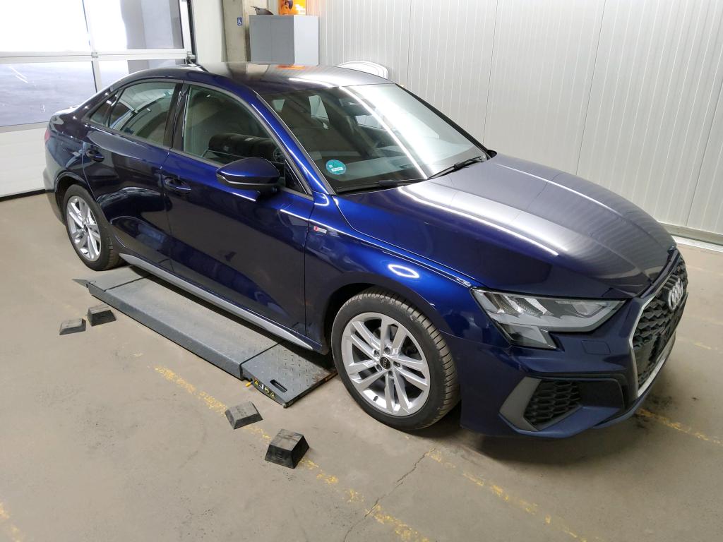 Audi A3 35 TDI S Line - Diesel - Automatic - 150 hp - 59.961 km