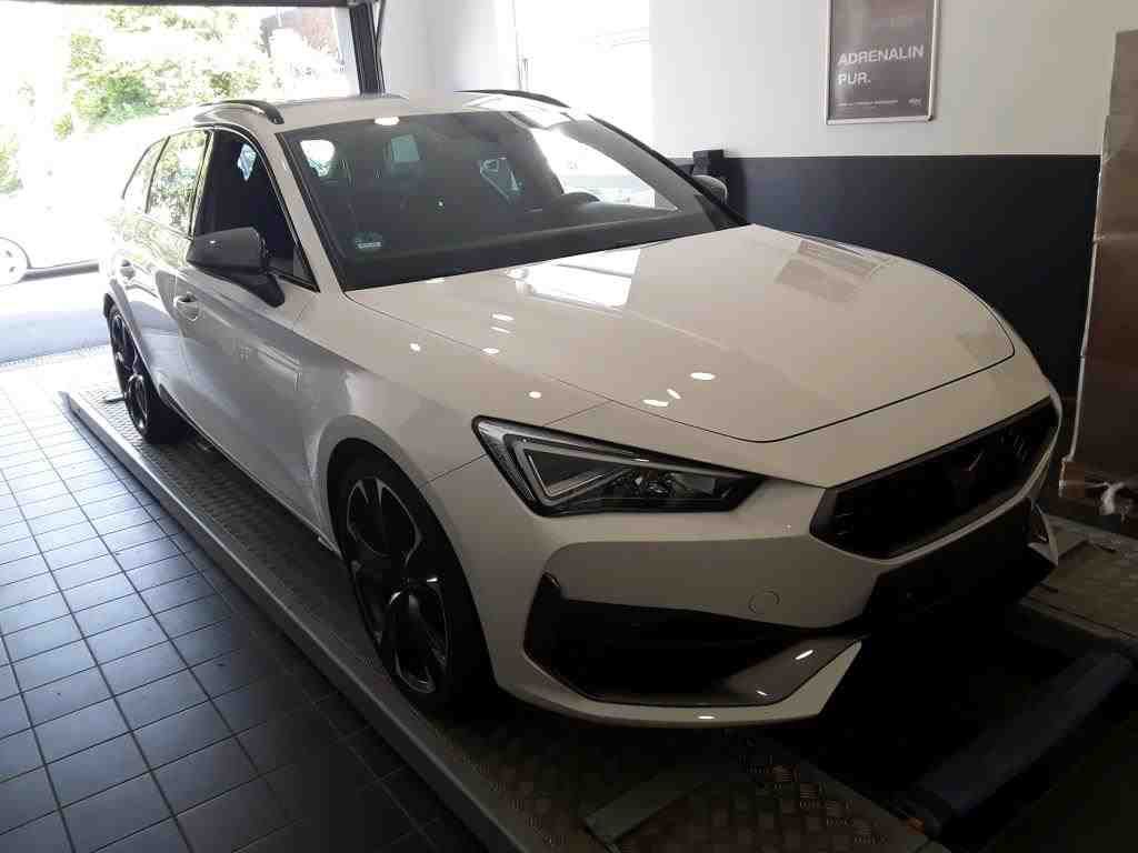 Cupra Leon Sportstourer 2.0 TSI VZ - Petrol - Automatic - 300 hp - 21.204 km