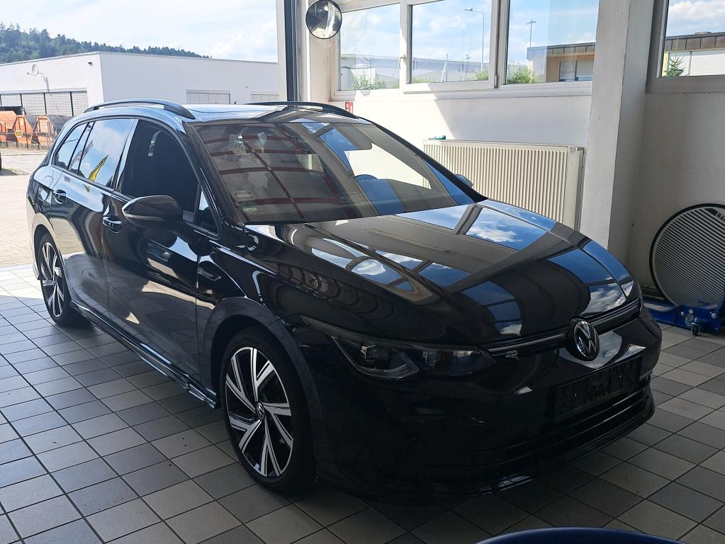 Volkswagen Golf Variant 1.5 eTSI R-Line - Petrol - Automatic - 150 hp - 24.649 km