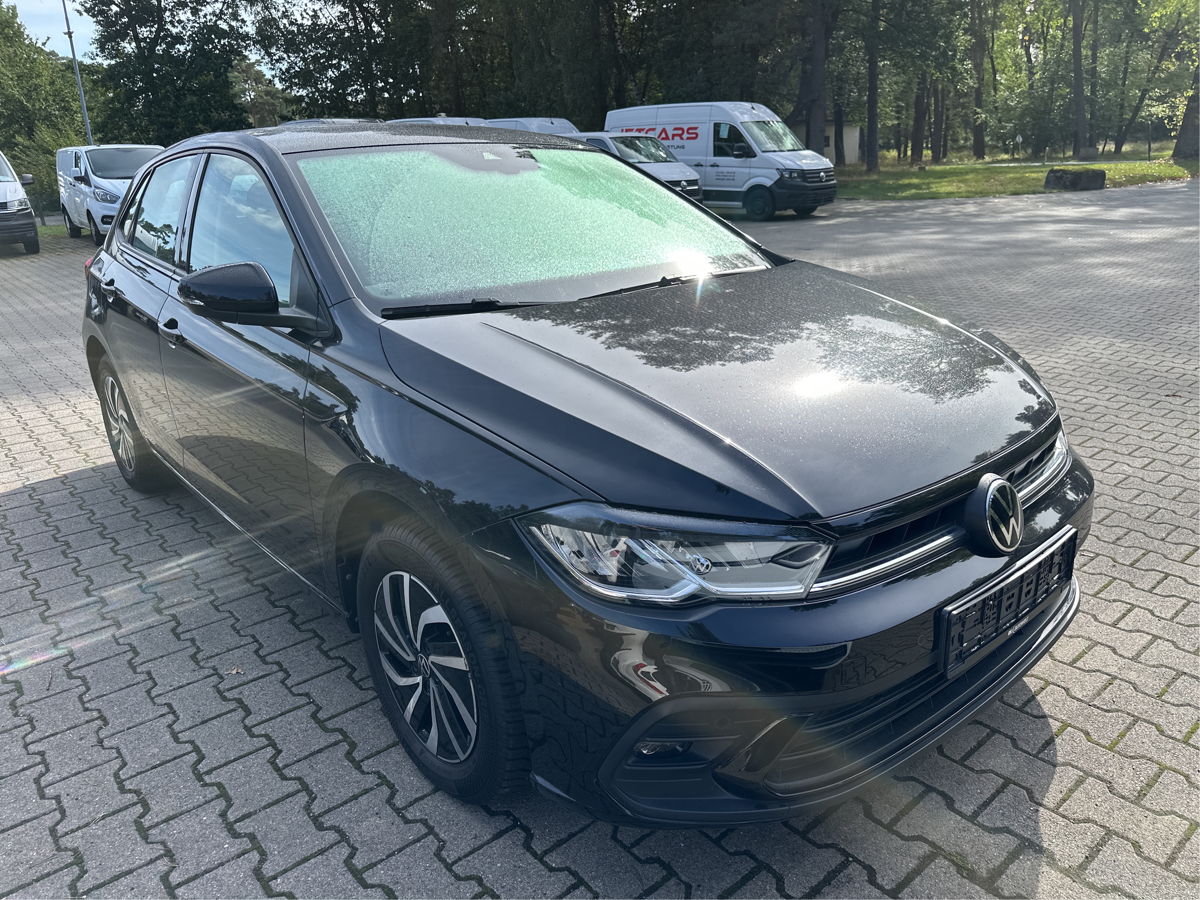 Volkswagen Polo 1.0 Life - Petrol - Manual - 80 hp - 83.777 km