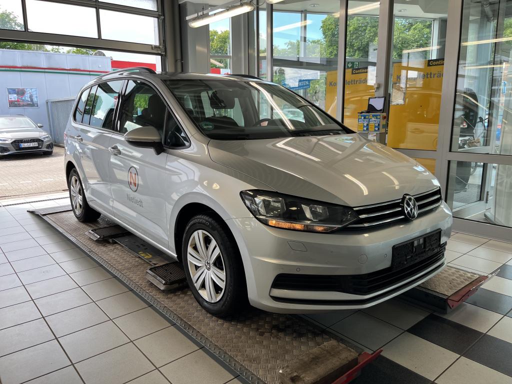 Volkswagen Touran 2.0 TDI Comfortline - Diesel - Automatic - 150 hp - 135.828 km