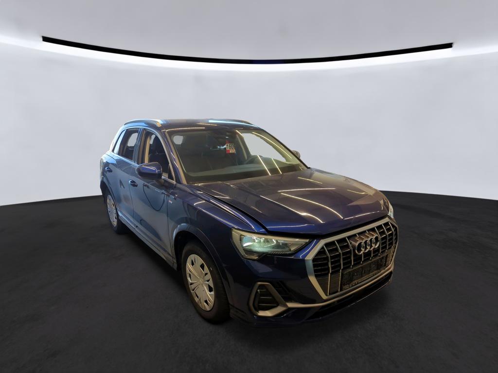 Audi Q3 35 TFSI S Line - Petrol - Manual - 150 hp - 16.826 km
