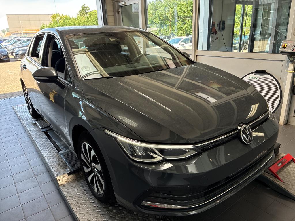 Volkswagen Golf 1.5 TSI Active - Petrol - Manual - 130 hp - 107.494 km
