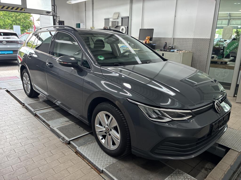 Volkswagen Golf Variant 2.0 TDI Life - Diesel - Automatic - 150 hp - 46.981 km