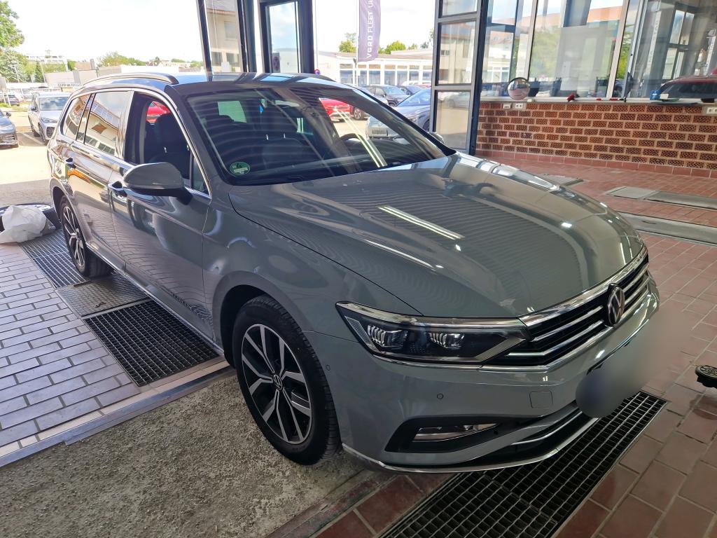 Volkswagen Passat Variant 2.0 TDI Elegance - Diesel - Automatic - 150 hp - 167.845 km