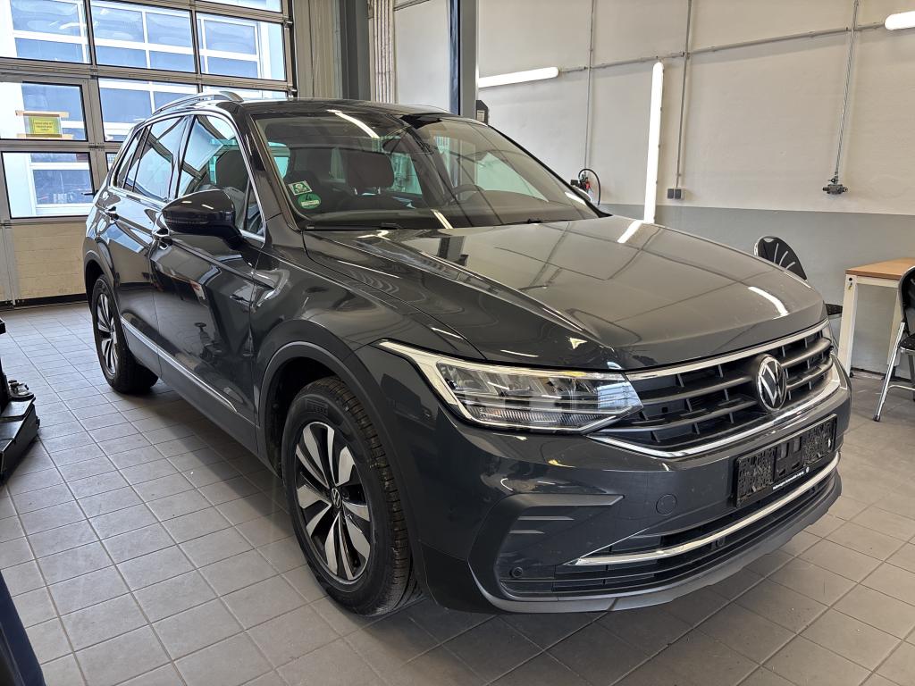 Volkswagen Tiguan 1.5 TSI Move - Petrol - Automatic - 150 hp - 51.895 km