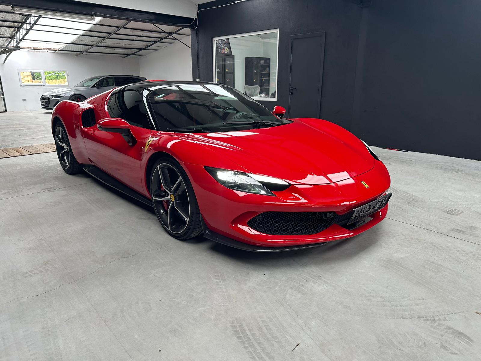 Ferrari 296 GTS 3.0 - Hybrid - Automatic - 663 hp - 2.186 km