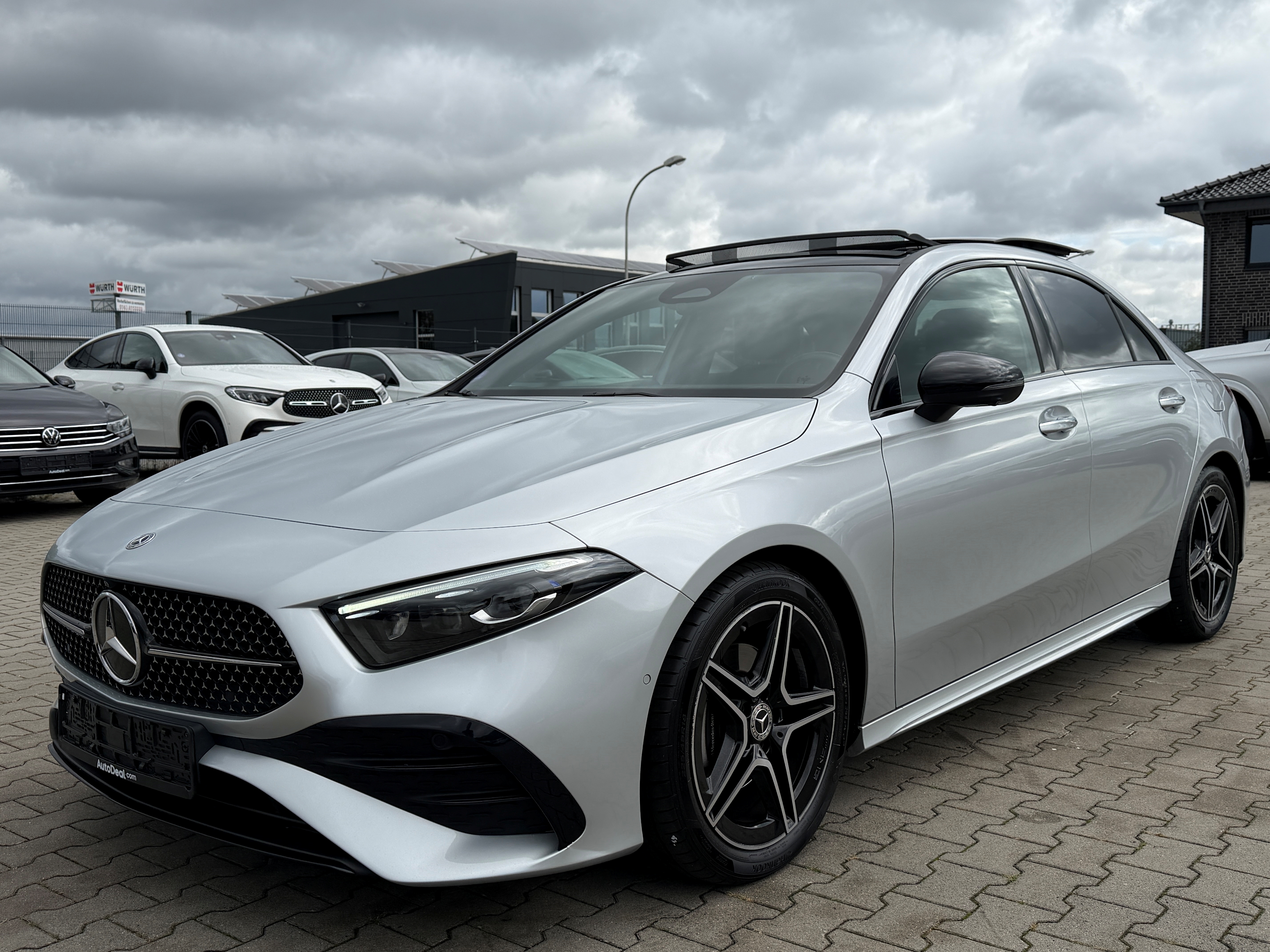 Mercedes-Benz A 180 AMG Line - Petrol - Automatic - 136 hp - 141.269 km