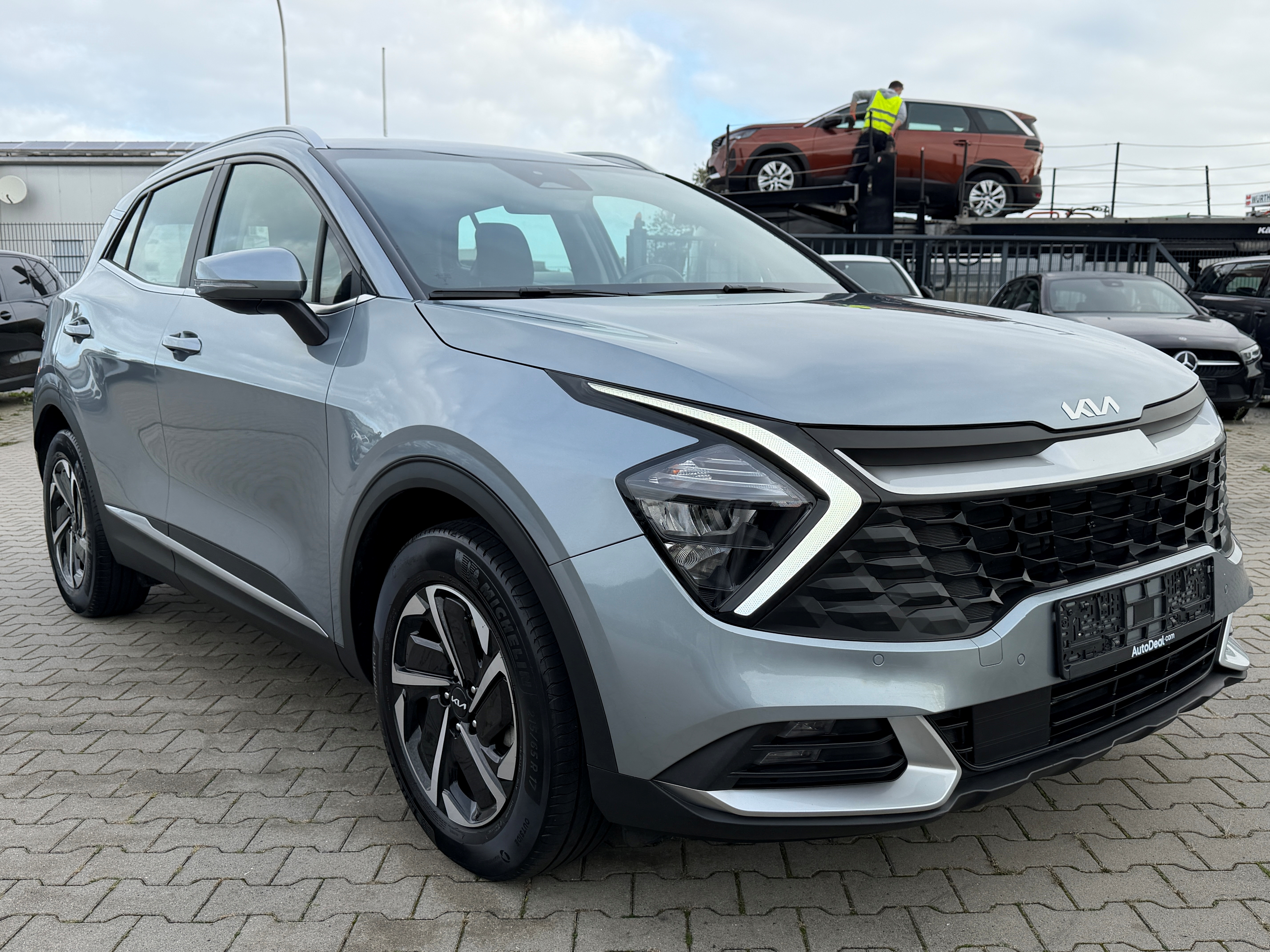 Kia Sportage 1.6 T-GDI Active - Hybrid - Automatic - 230 hp - 85.529 km
