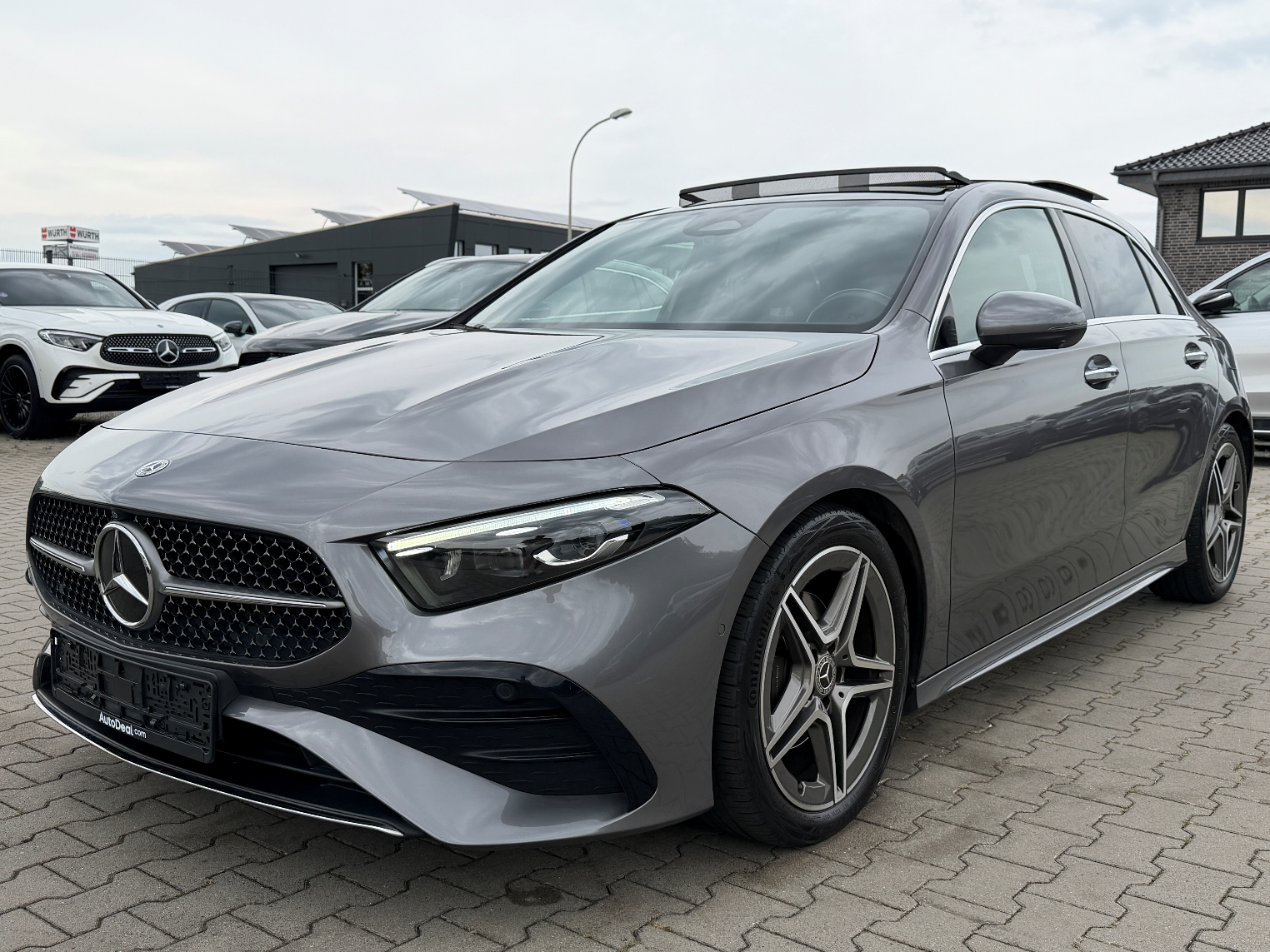 Mercedes-Benz A 200 AMG Line - Petrol - Automatic - 163 hp - 55.951 km