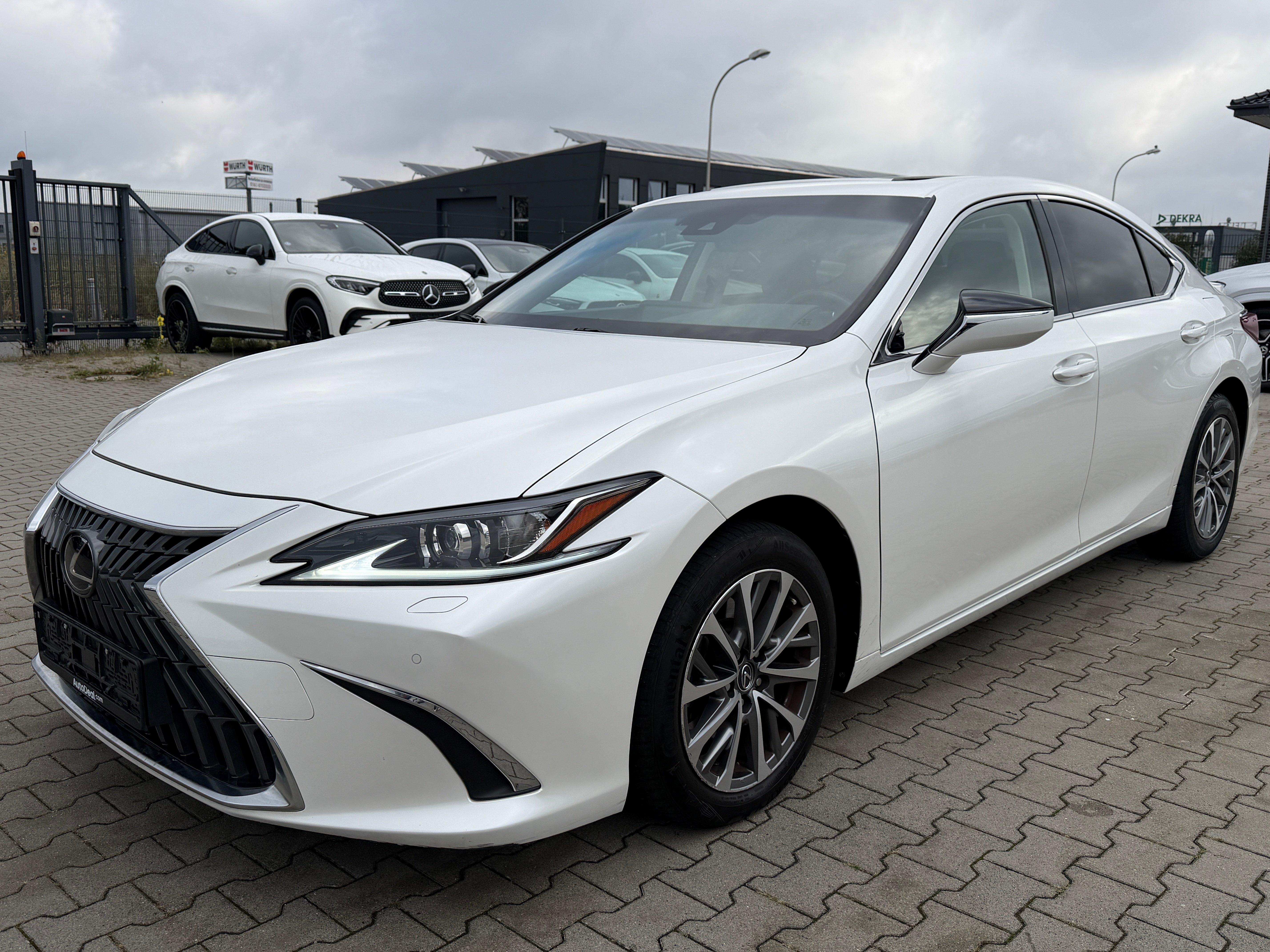 Lexus ES 300h - Hybrid - Automatic - 217 hp - 74.482 km