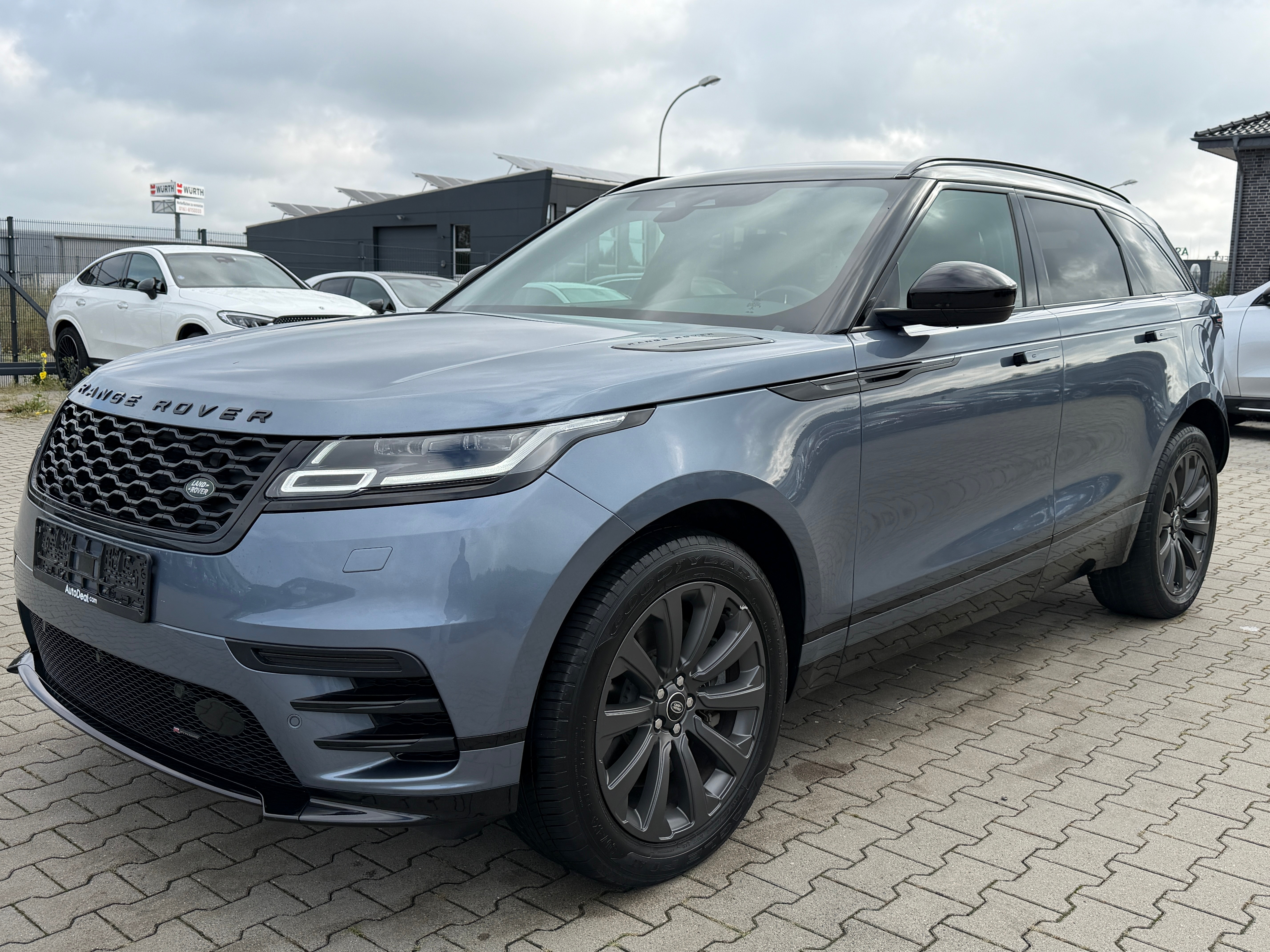 Land Rover Range Rover Velar 2.0 P400e R-Dynamic - AWD - Hybrid - Automatic - 404 hp - 77.514 km