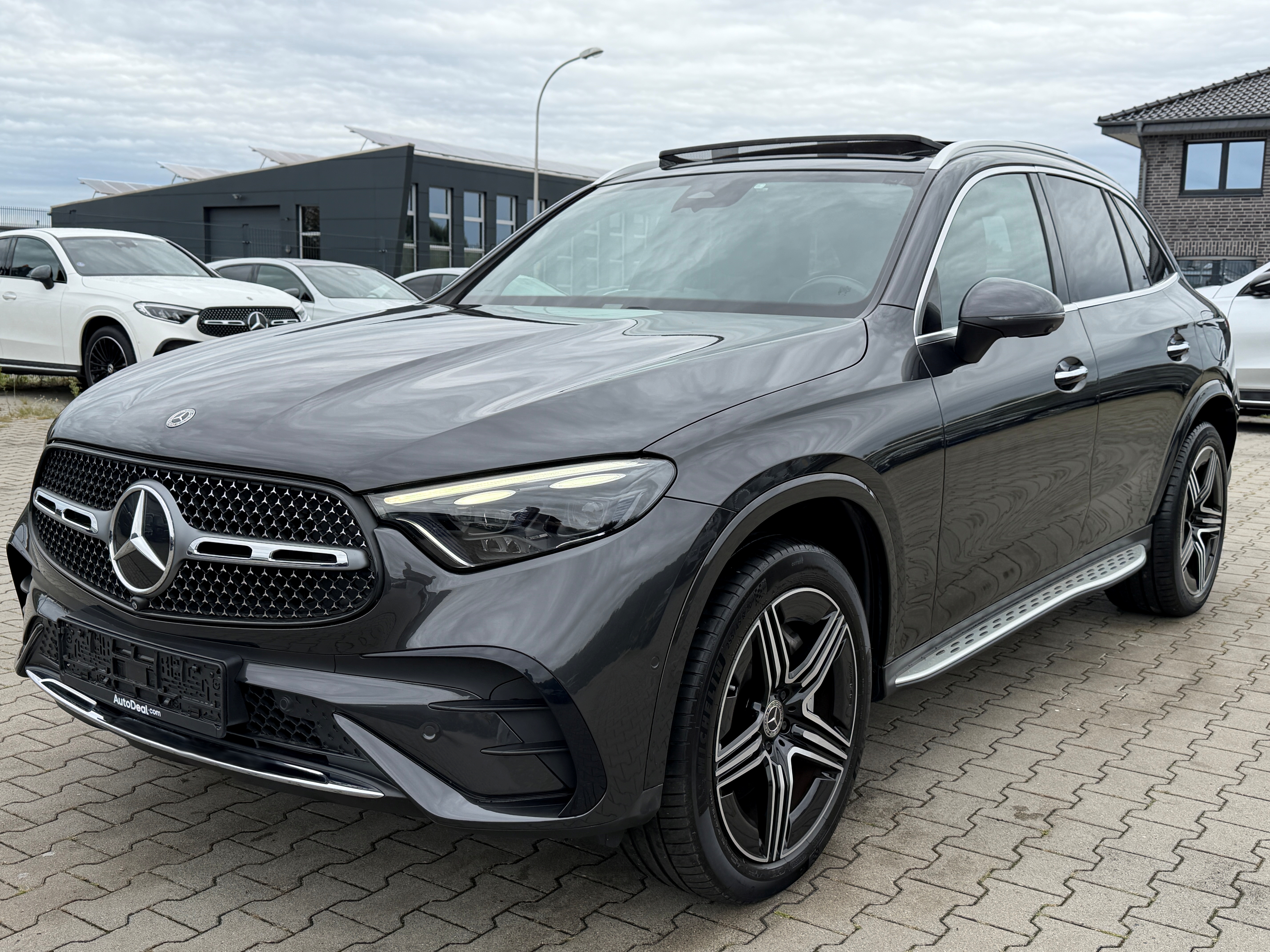 Mercedes-Benz GLC 300e AMG Line - 4-Matic - Hybrid - Automatic - 312 hp - 84.564 km