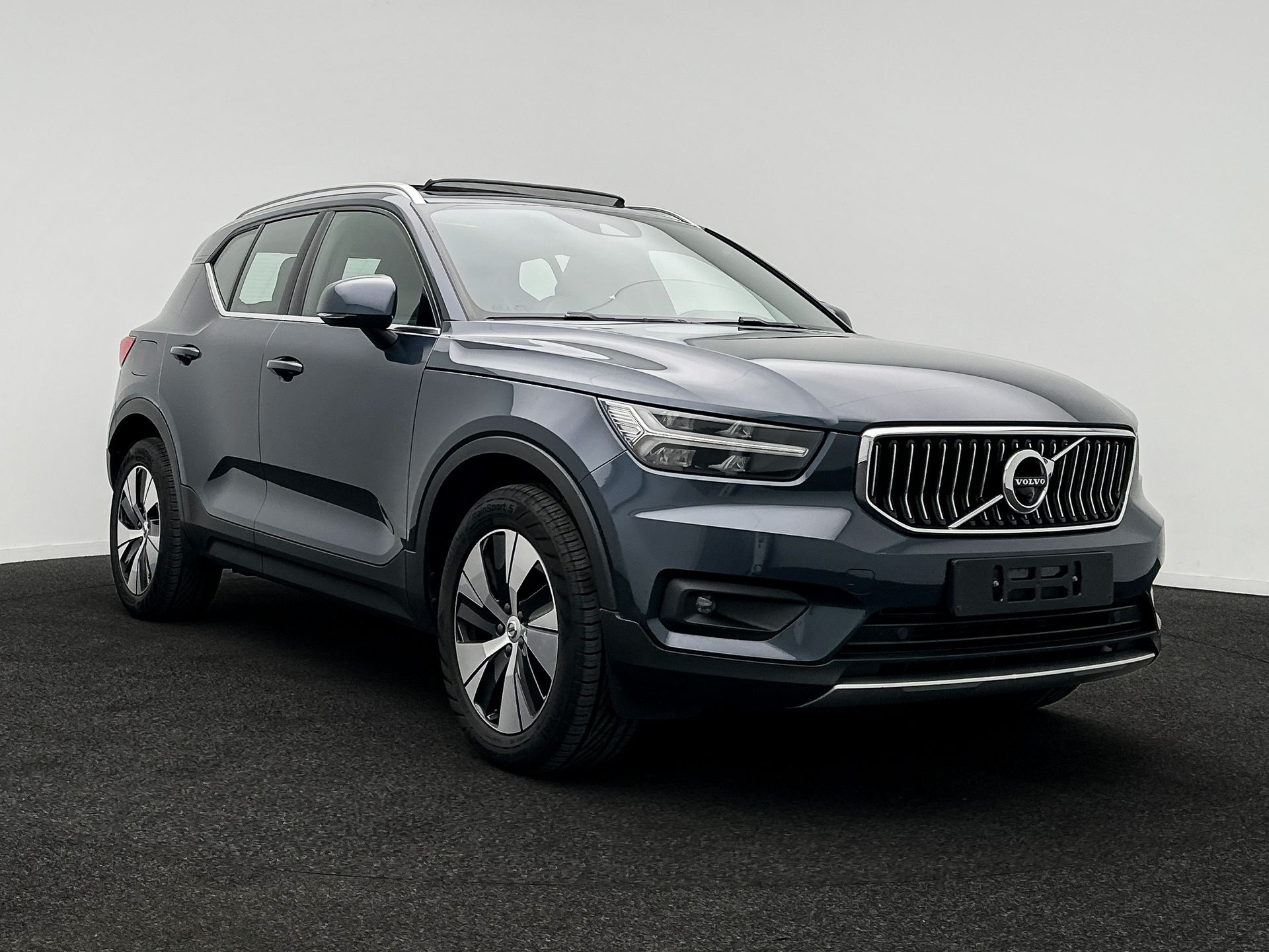 Volvo XC40 T4 Inscription Expression - Hybrid - Automatic - 129 hp - 125.230 km