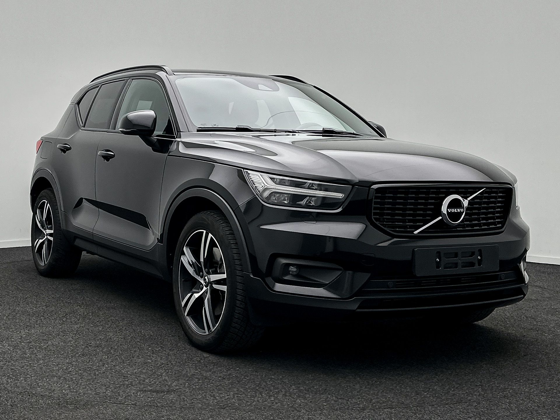 Volvo XC40 1.5 T4 R-Design - Hybrid - Automatic - 129 hp - 169.019 km