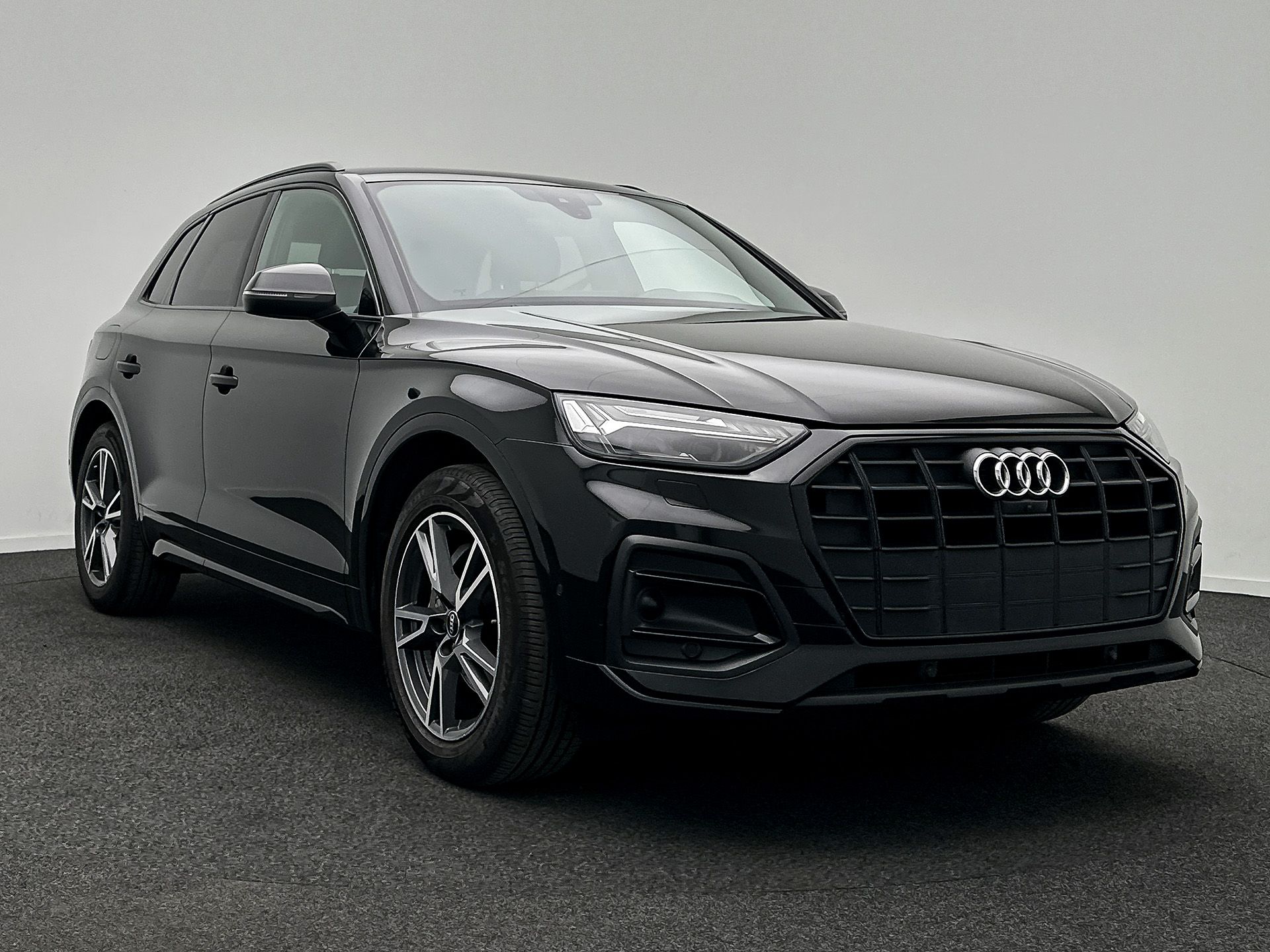 Audi Q5 30 TDI Business Advanced - Diesel - Automatic - 136 hp - 141.402 km