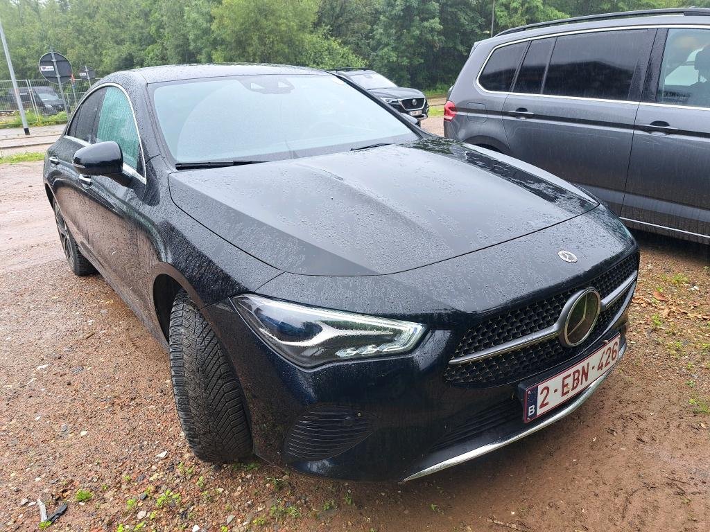 Mercedes-Benz CLA 250e Luxury - Hybrid - Automatic - 160 hp - 41.674 km
