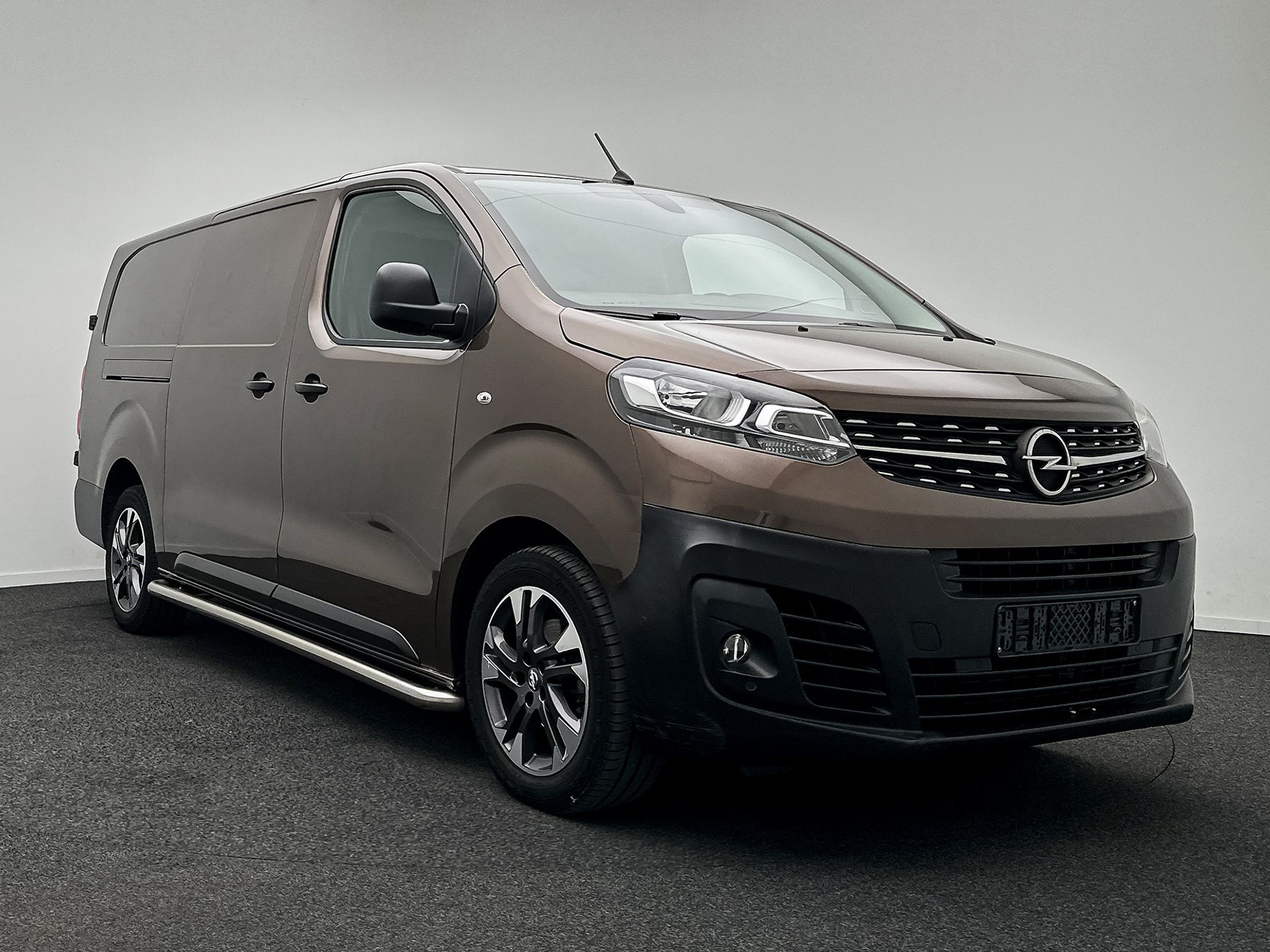 Opel Vivaro L3H1 2.0 - Diesel - Automatic - 122 hp - 196.281 km