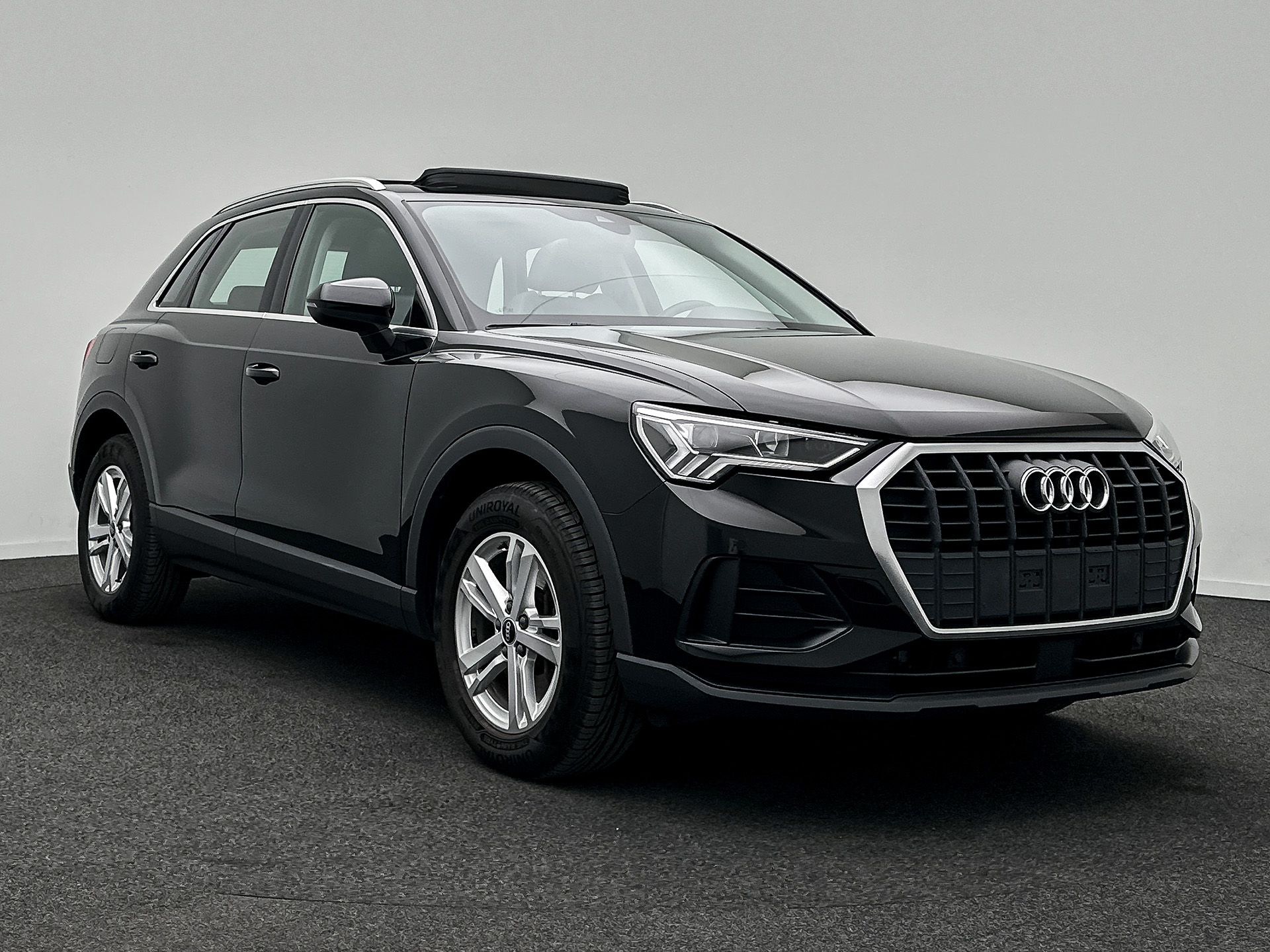 Audi Q3 45 TFSIe Attraction - Hybrid - Automatic - 150 hp - 85.184 km