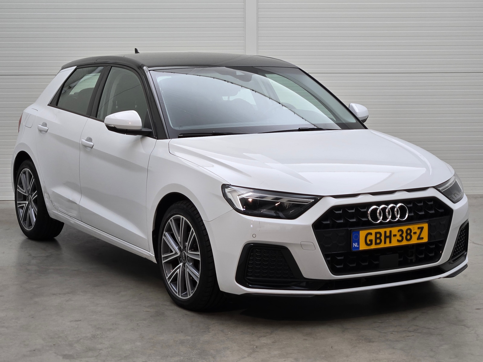 Audi A1 Sportback 30 TFSI Advanced - Petrol - Automatic - 110 hp - 63.809 km