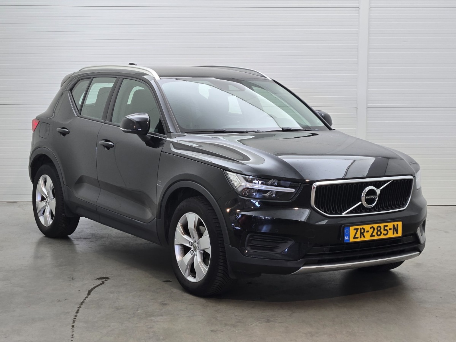 Volvo XC40 1.5 T3 Momentum Pro - Petrol - Automatic - 163 hp - 117.510 km