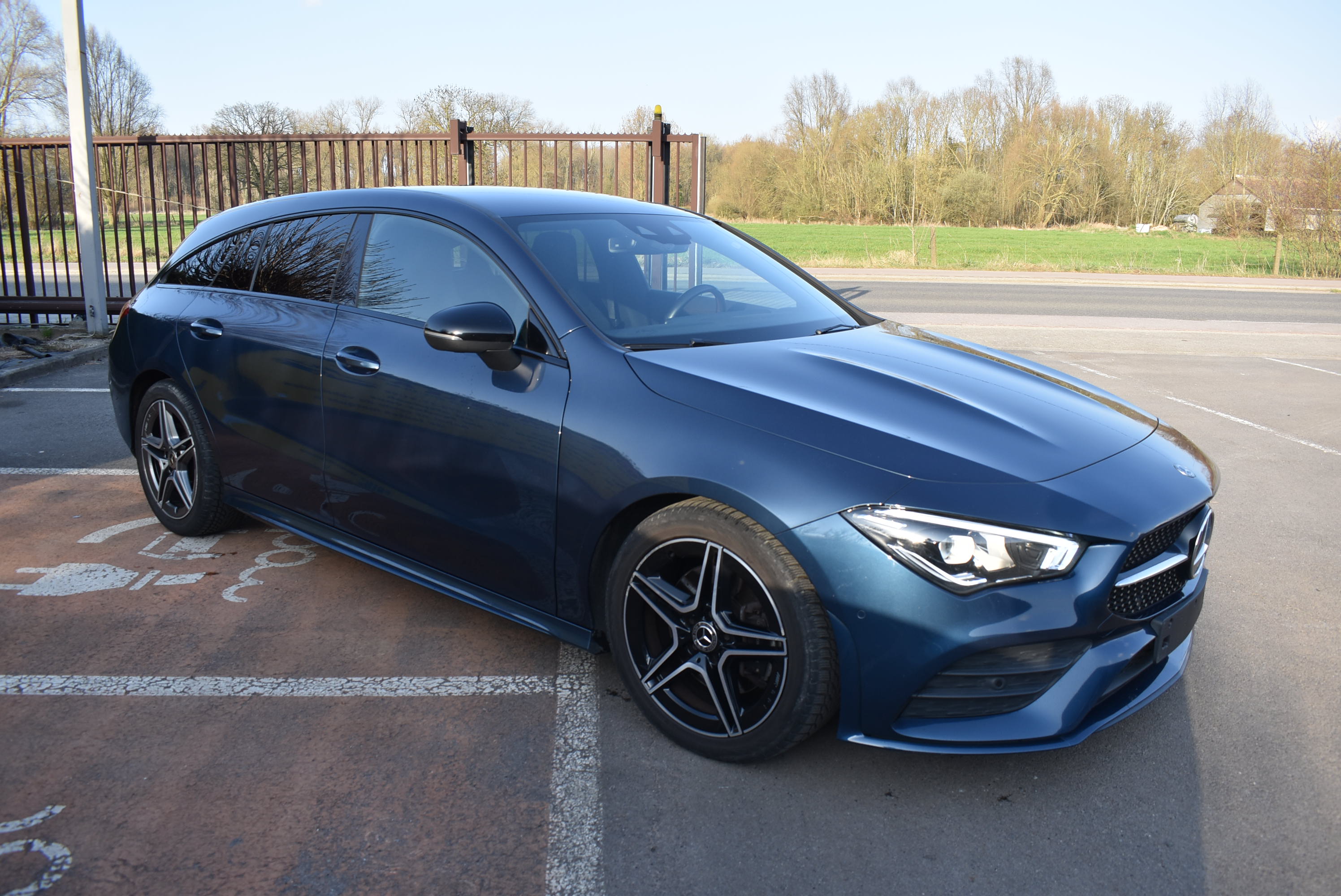 Mercedes-Benz CLA Shooting Brake 200d AMG Line - Diesel - Automatic - 150 hp - 129.147 km