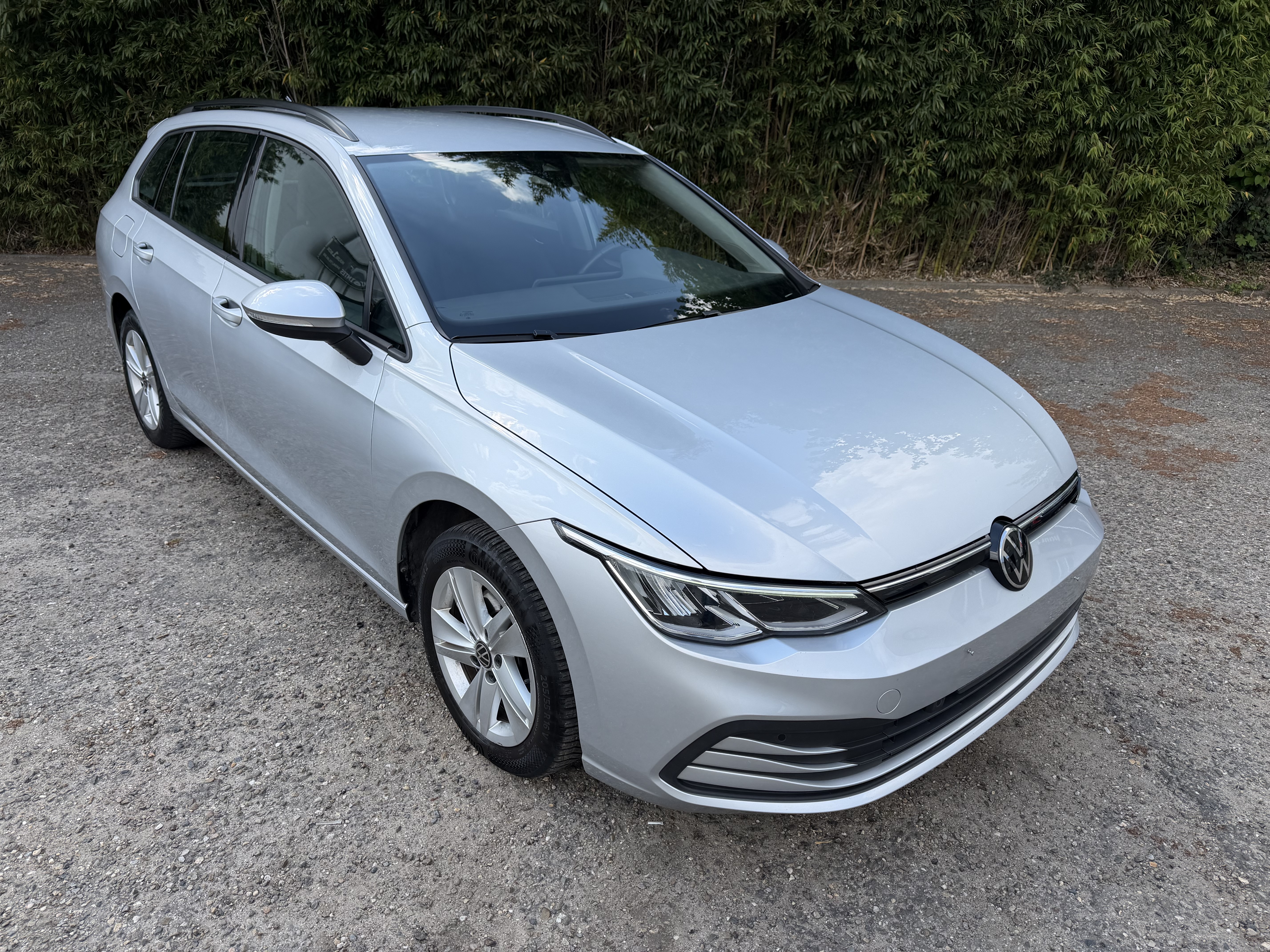 Volkswagen Golf Variant 1.0 eTSI Life Business - Petrol - Automatic - 110 hp - 82.815 km