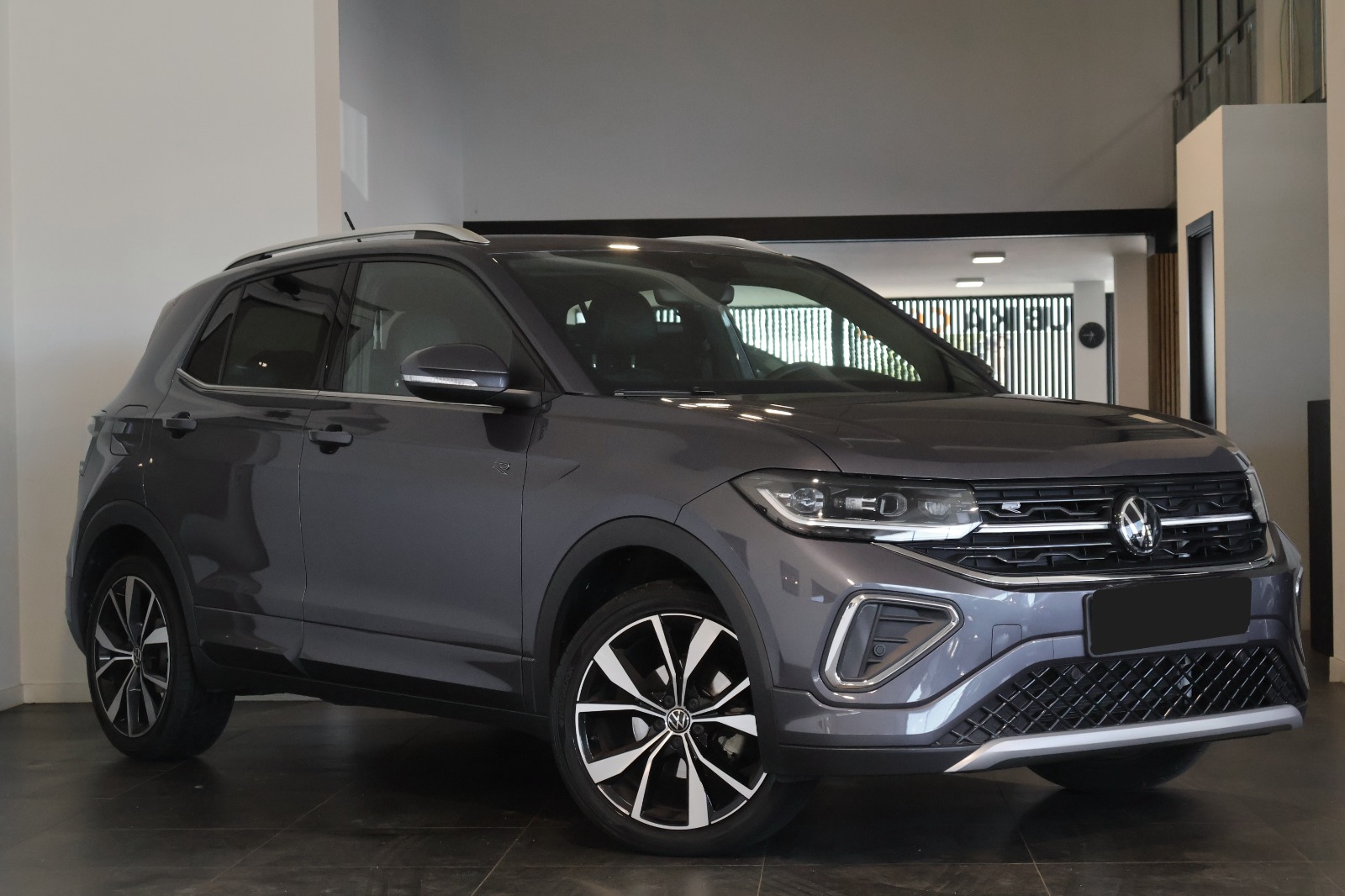 Volkswagen T-Cross 1.0 TSI R-Line - Petrol - Automatic - 115 hp - 12.691 km