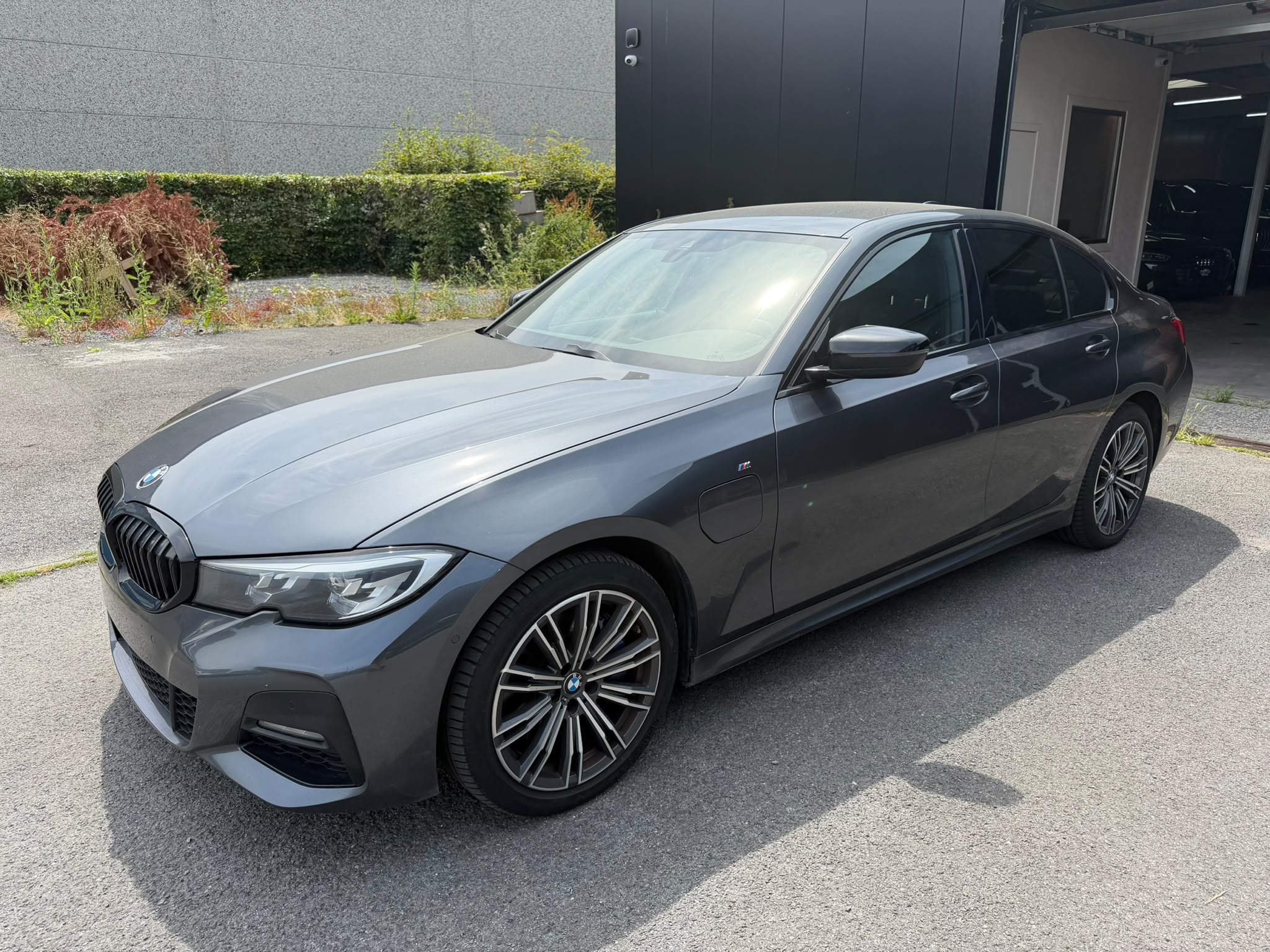 BMW 3 Series 330e M-Pack - Hybrid - Automatic - 183 hp - 186.949 km