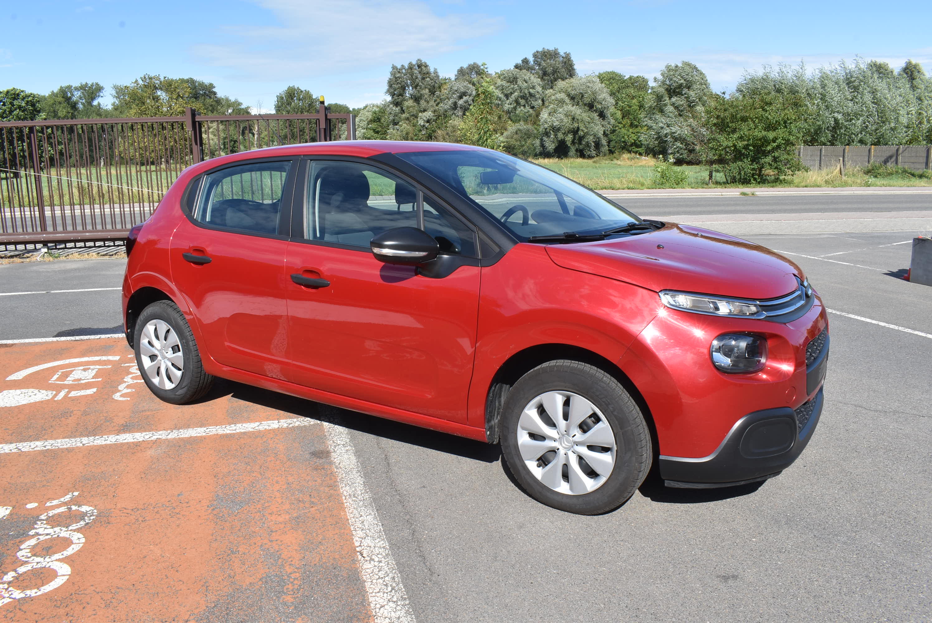 Citroën C3 1.2i Live - Petrol - Manual - 83 hp - 102.996 km