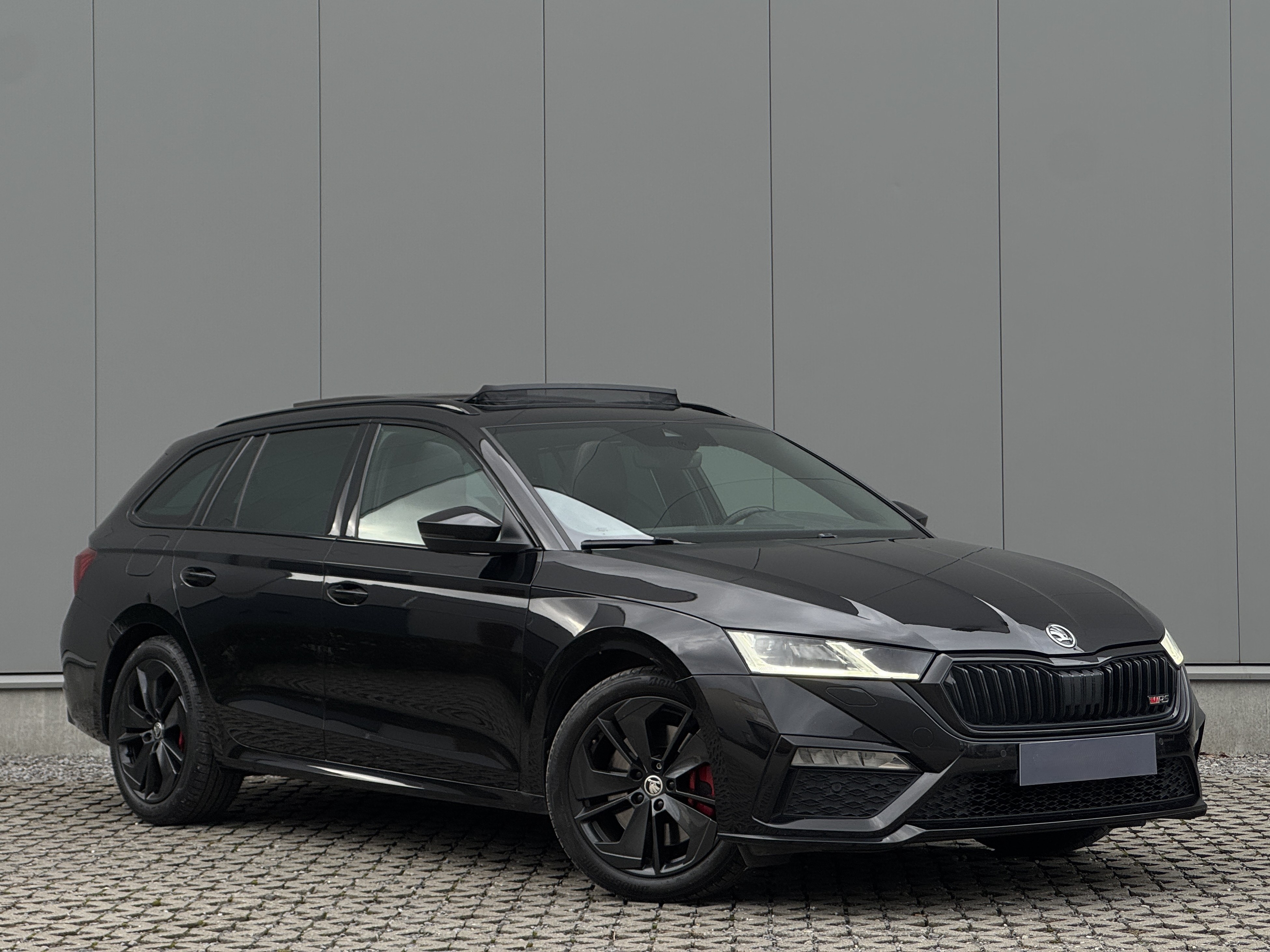 Skoda Octavia Combi RS 2.0 TSI - Petrol - Automatic - 244 hp - 96.047 km